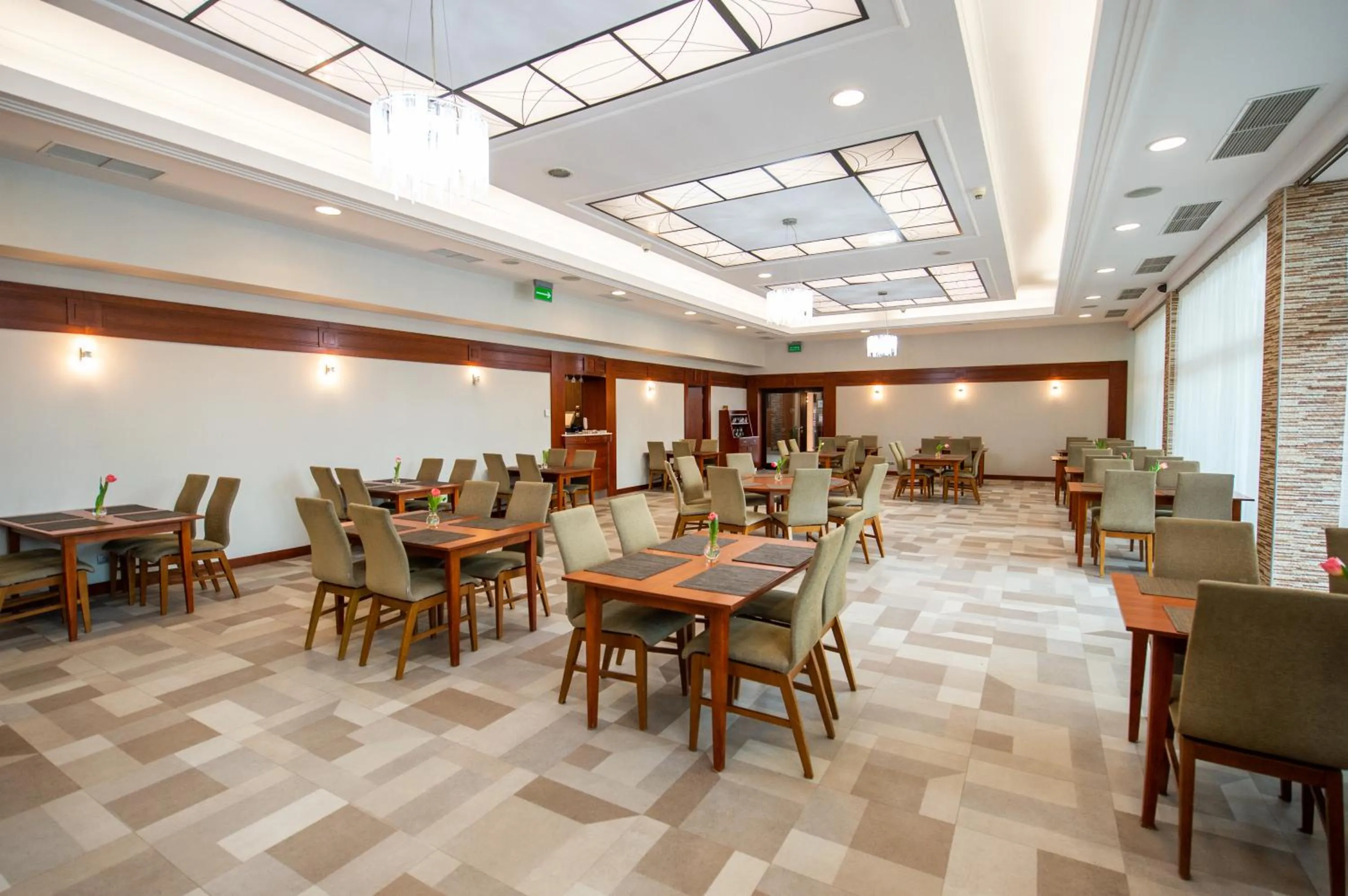 Restaurant/places to eat in Hotel Ostaniec