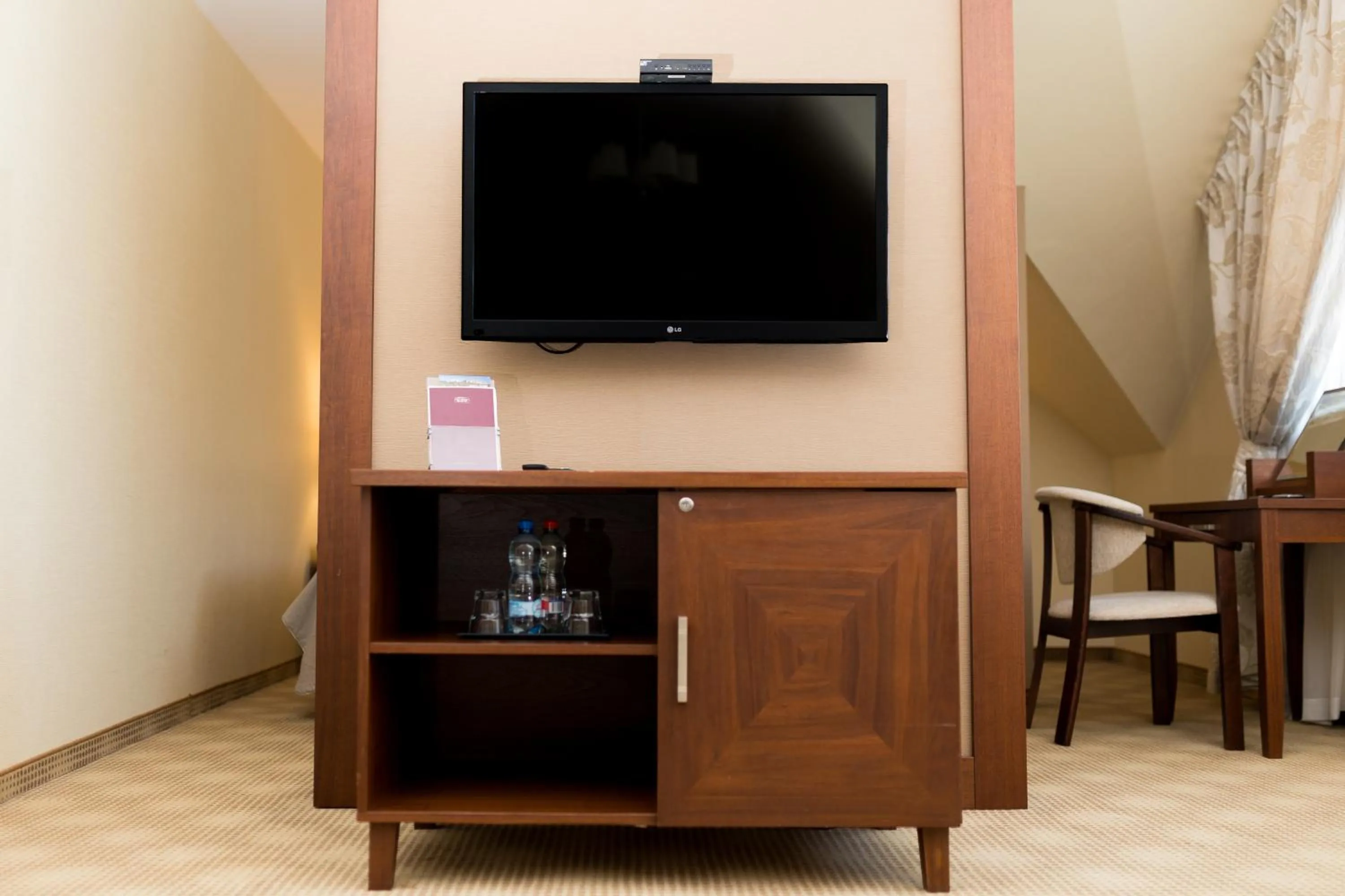 Photo of the whole room in Hotel Ostaniec