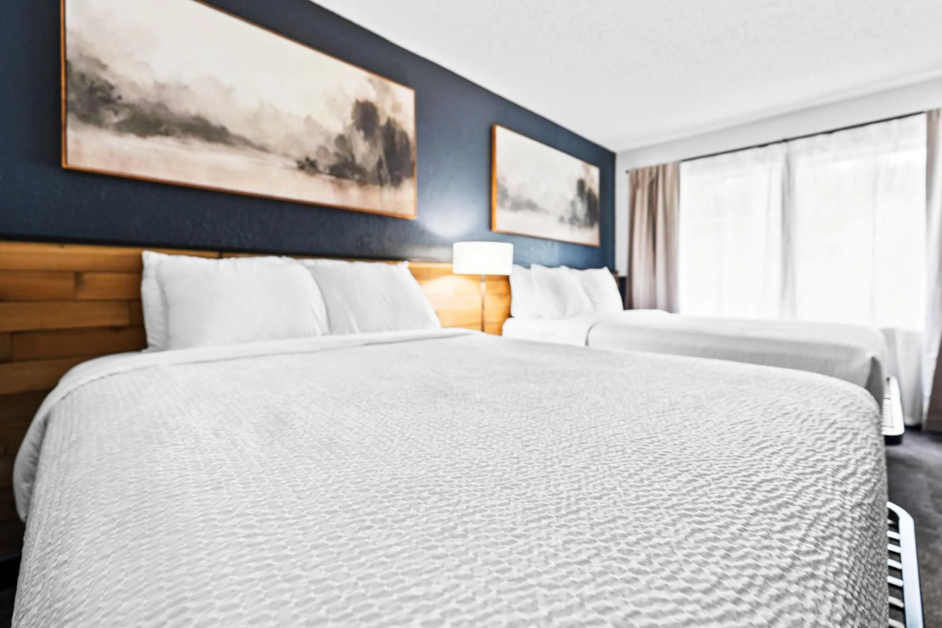 Bed in Tremont Lodge & Resort