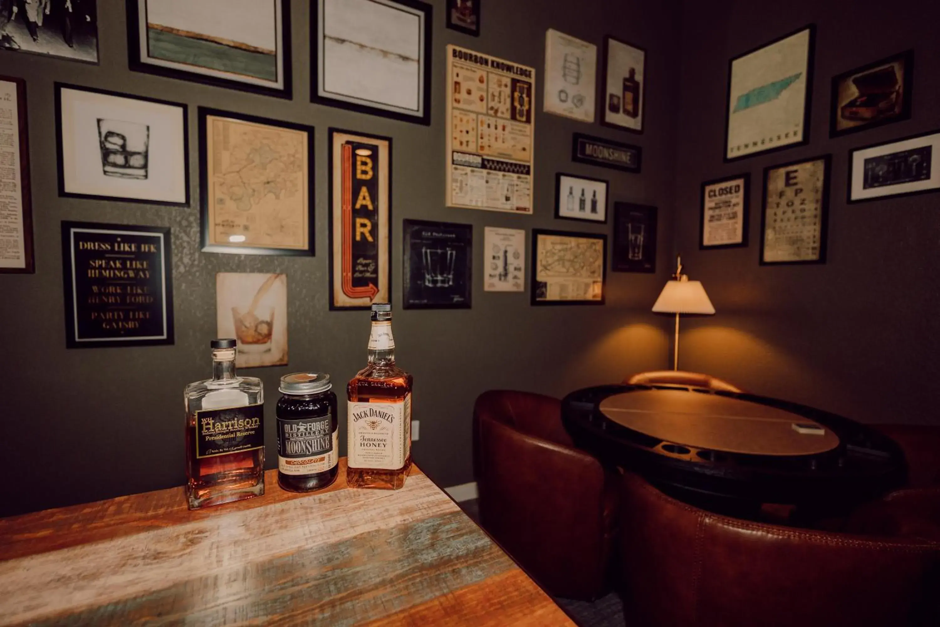 Lounge or bar in Tremont Lodge & Resort Lounge or bar in Tremont Lodge & Resort