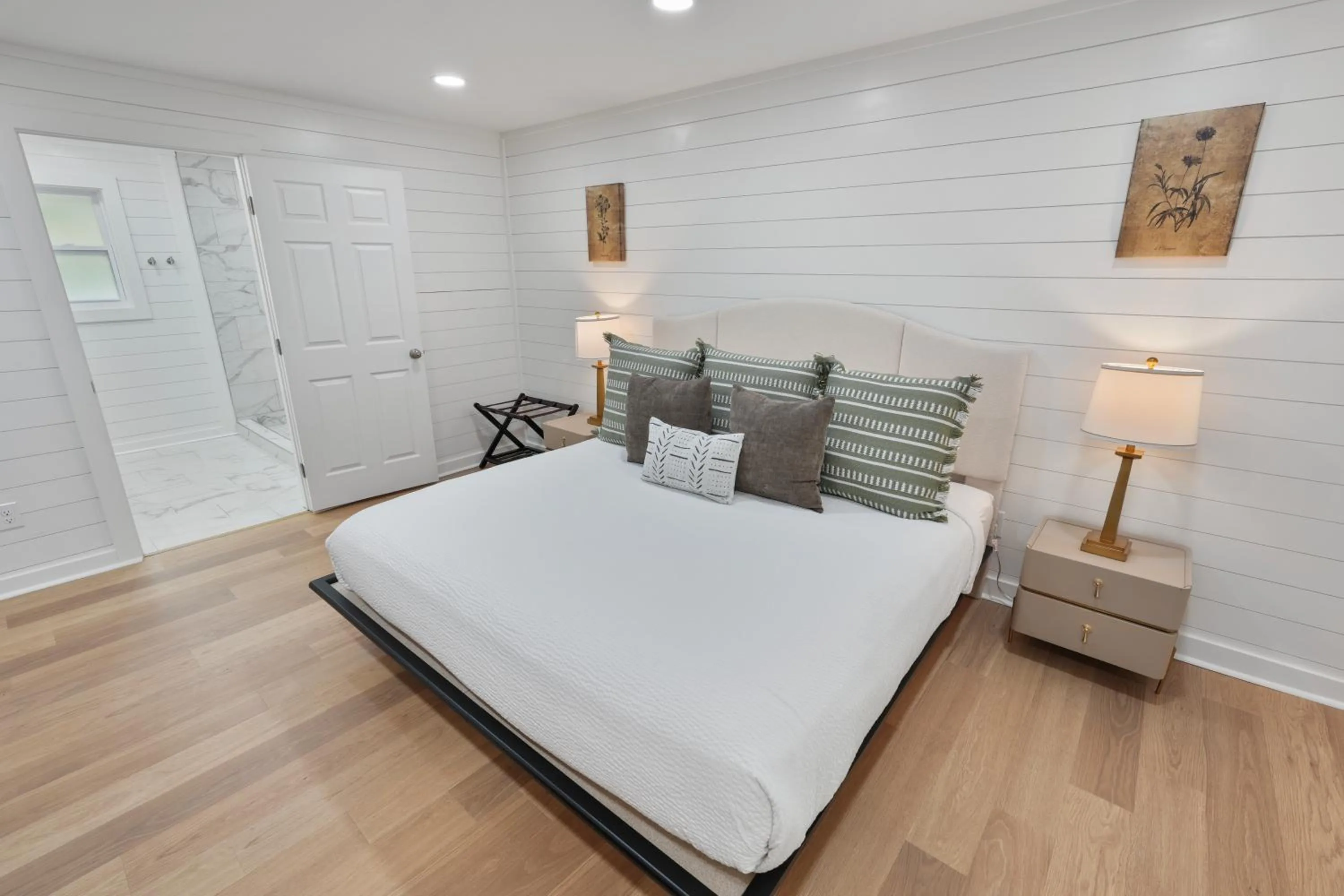 Bed in Tremont Lodge & Resort