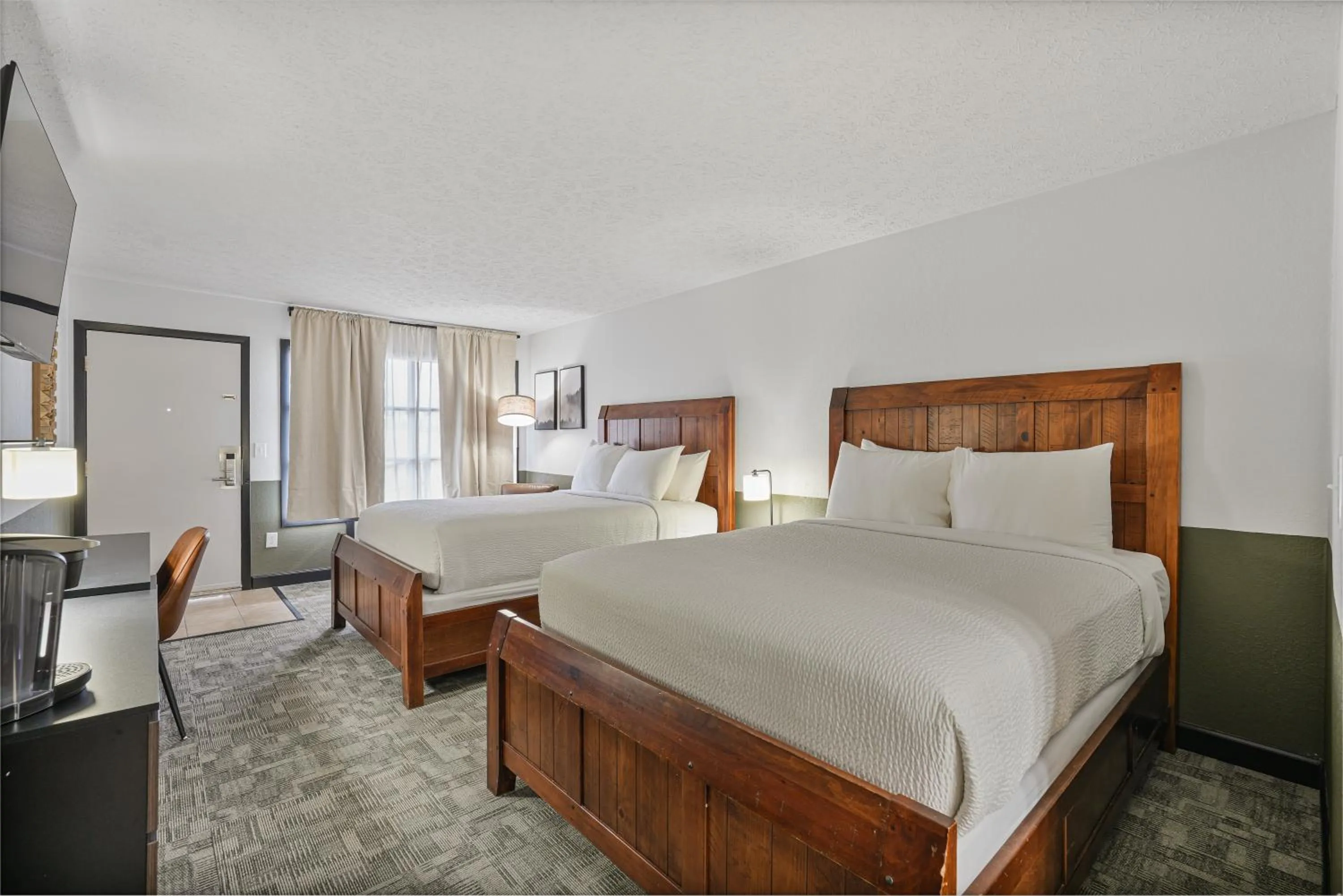 Bedroom, Bed in Tremont Lodge & Resort