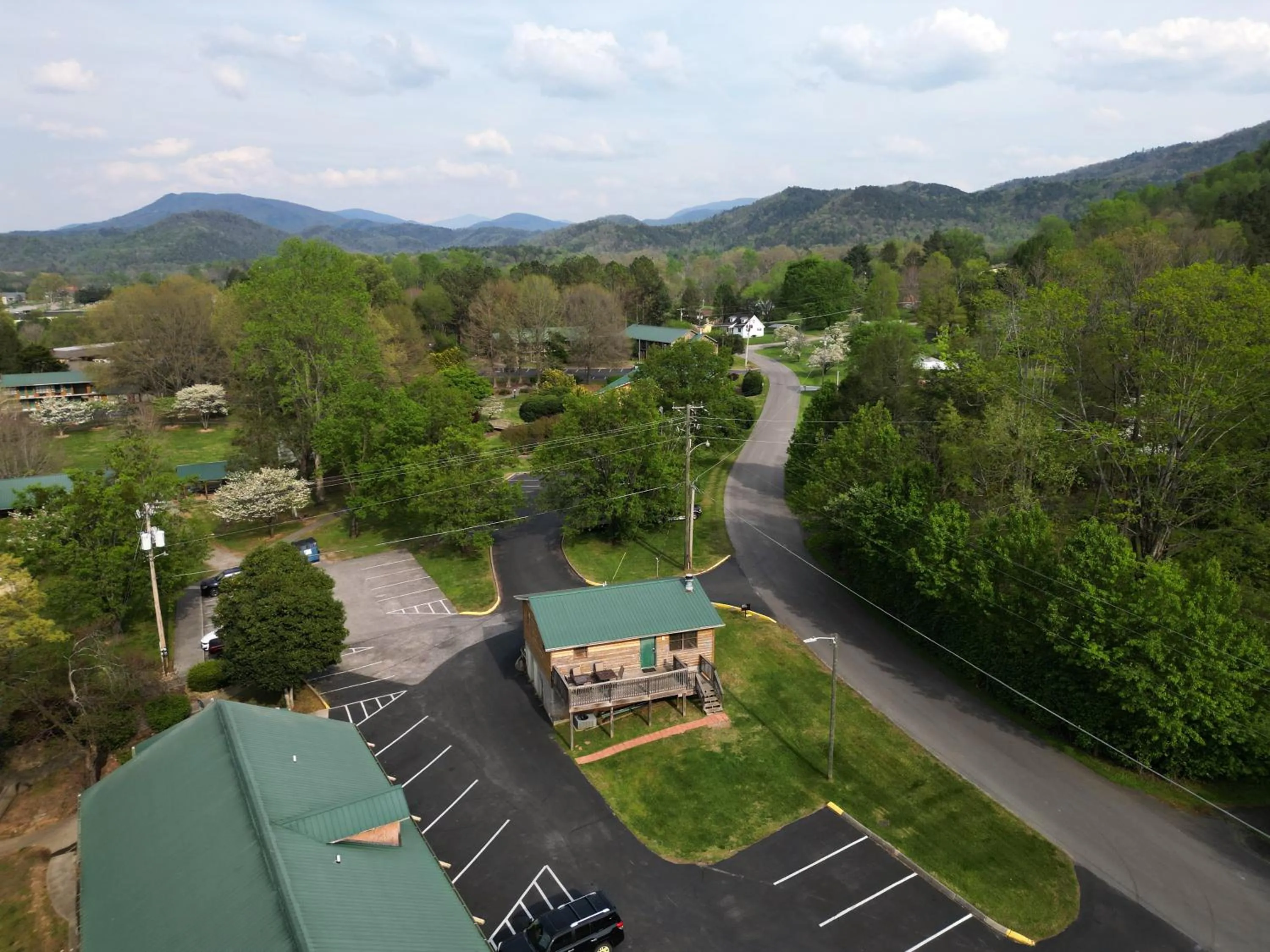 Property building in Tremont Lodge & Resort