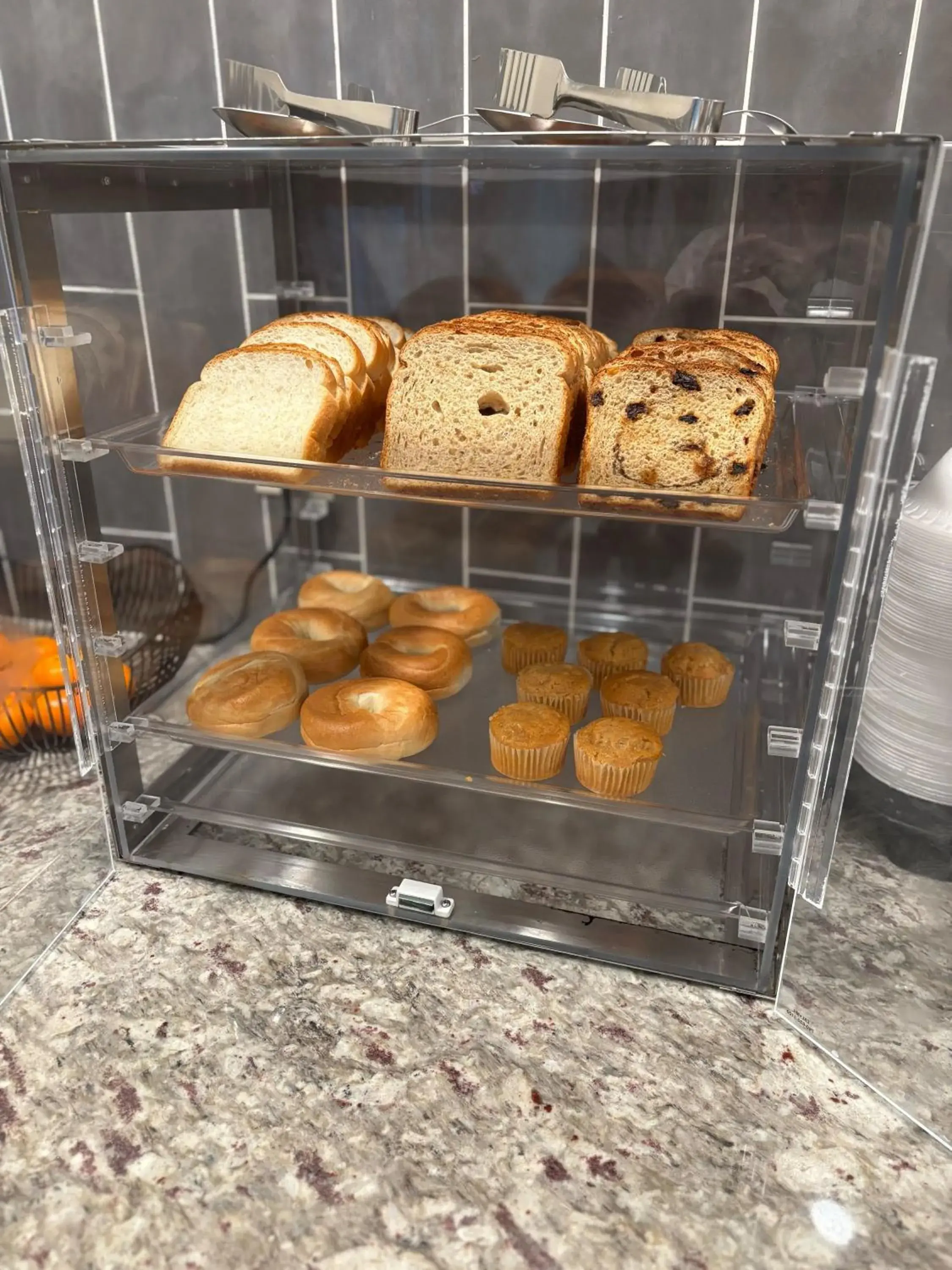 Breakfast in Tremont Lodge & Resort Breakfast in Tremont Lodge & Resort