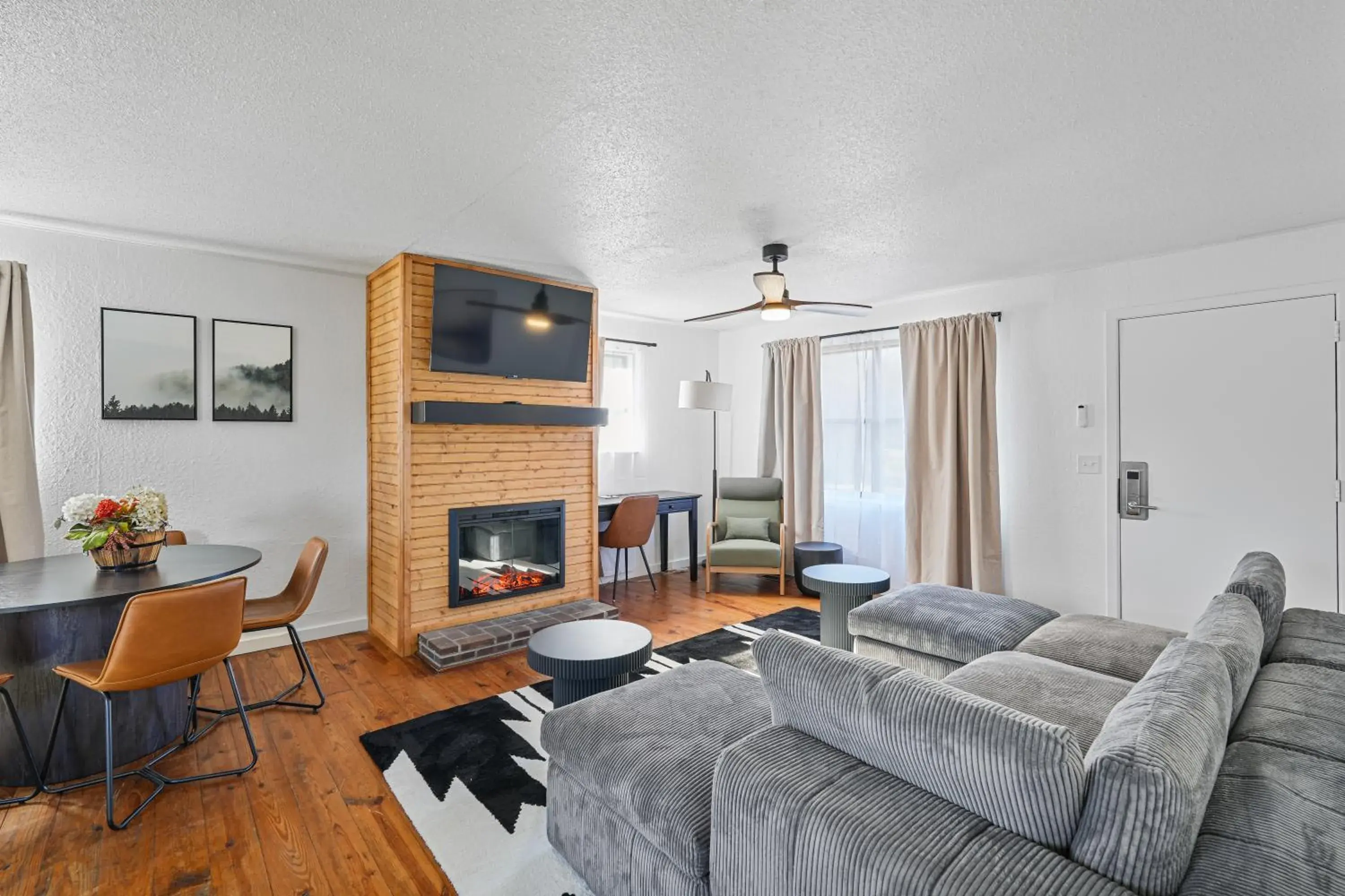 Two-Bedroom Apartment with Balcony in Tremont Lodge & Resort Two-Bedroom Apartment with Balcony in Tremont Lodge & Resort