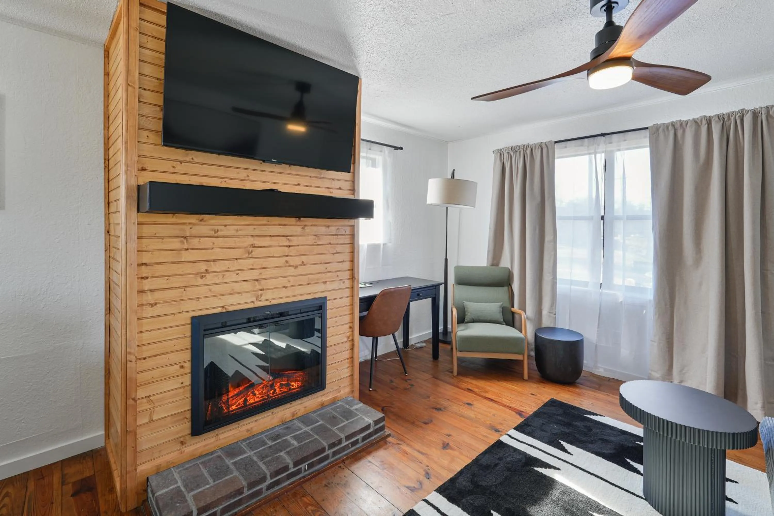 TV and multimedia in Tremont Lodge & Resort