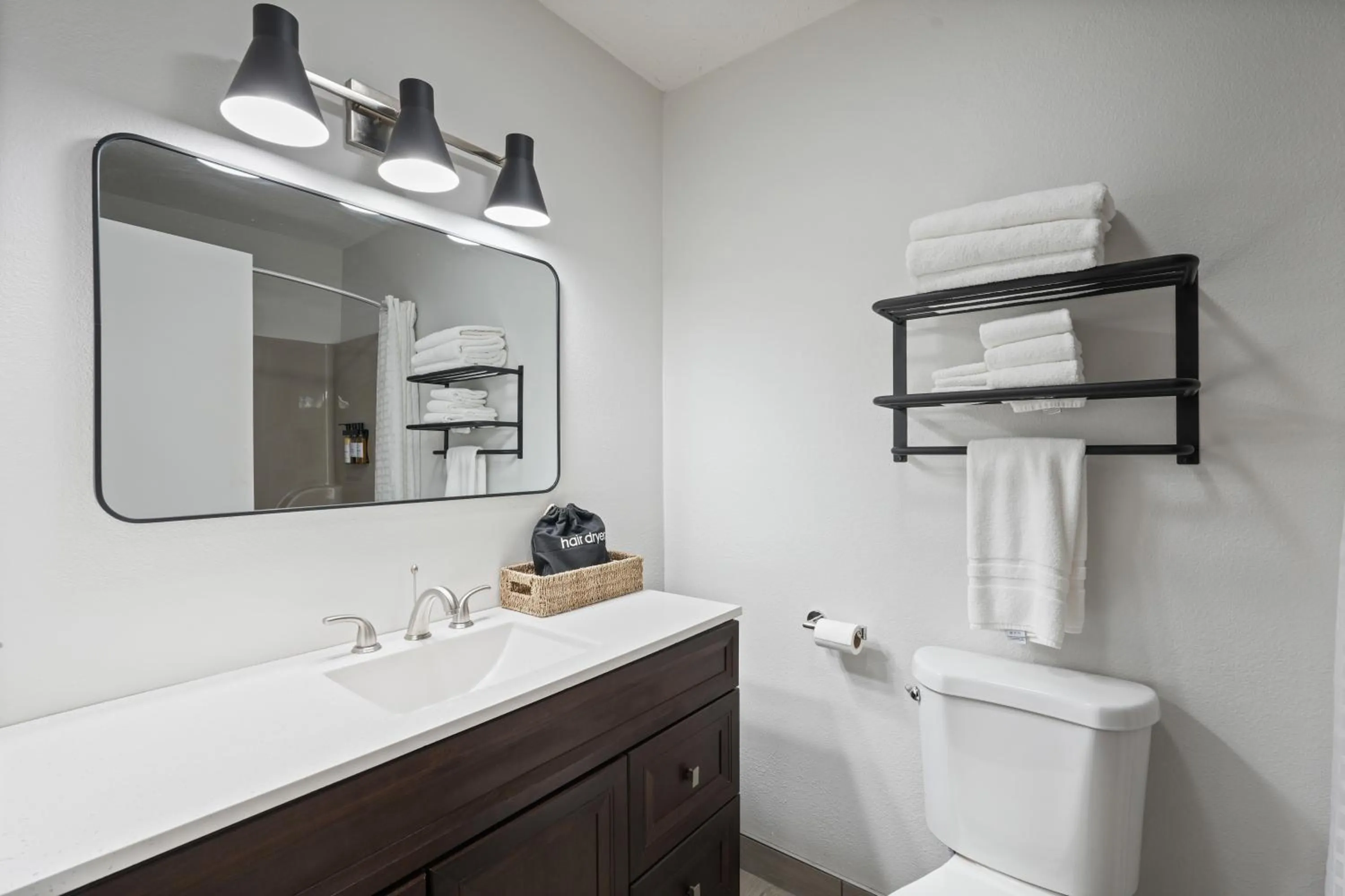 Toilet in Tremont Lodge & Resort