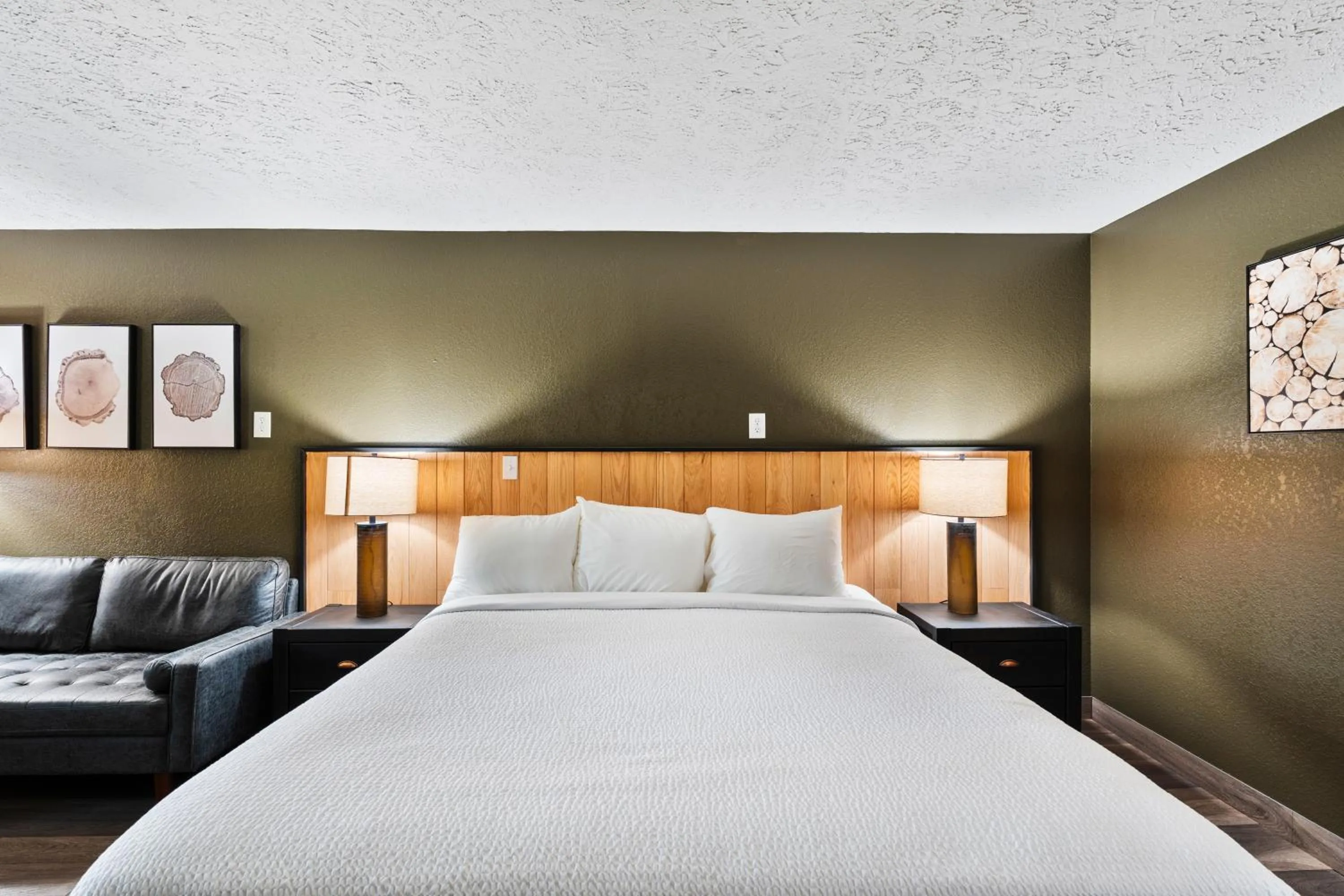 Bedroom, Bed in Tremont Lodge & Resort