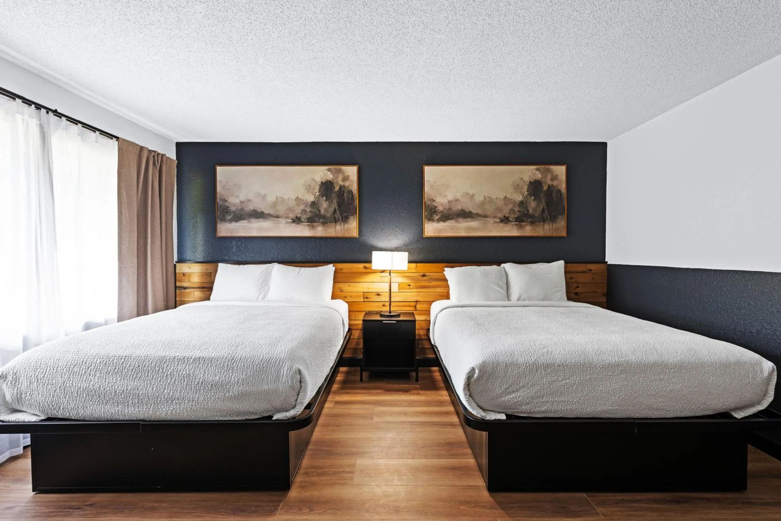 Bed in Tremont Lodge & Resort