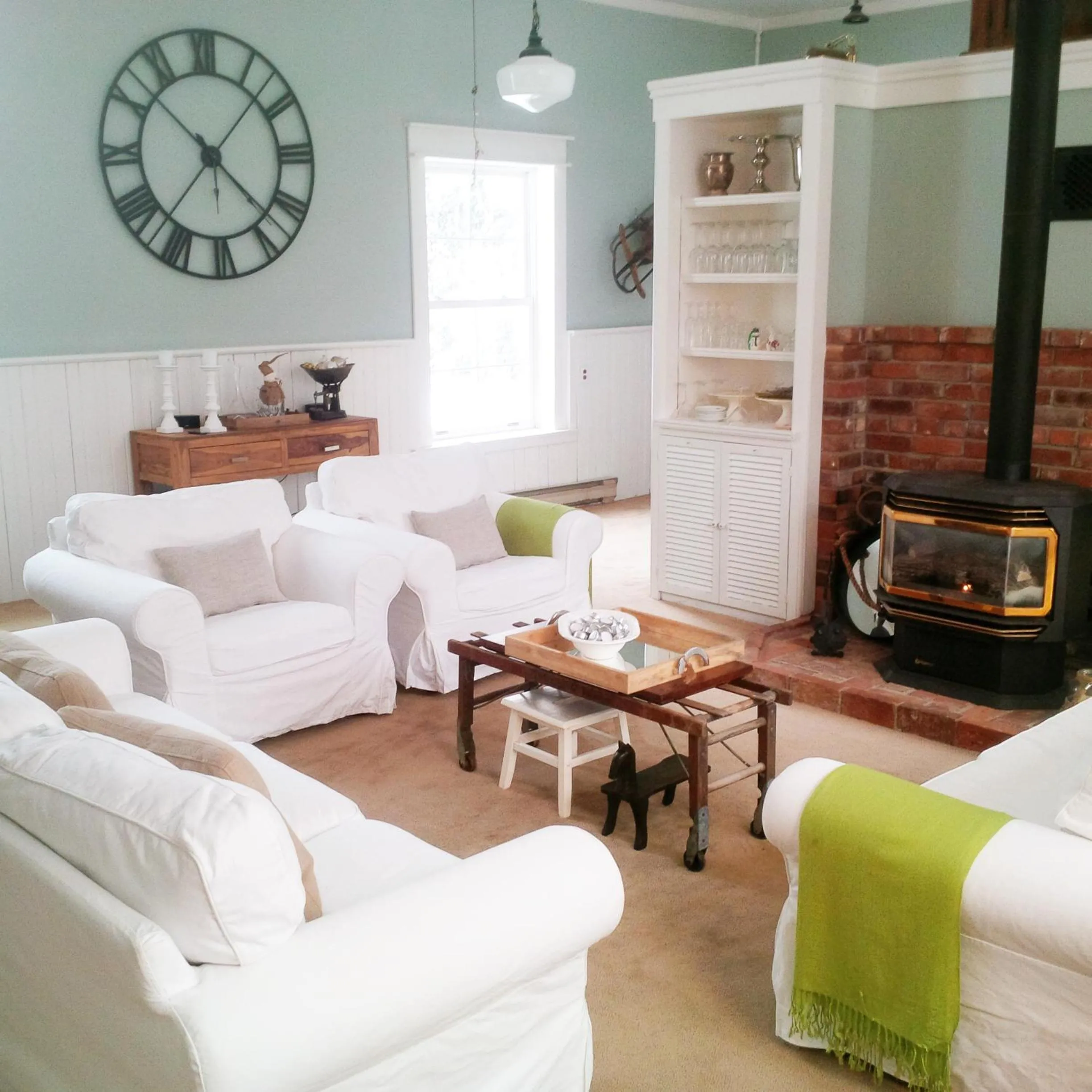 Picturesque School House Retreat