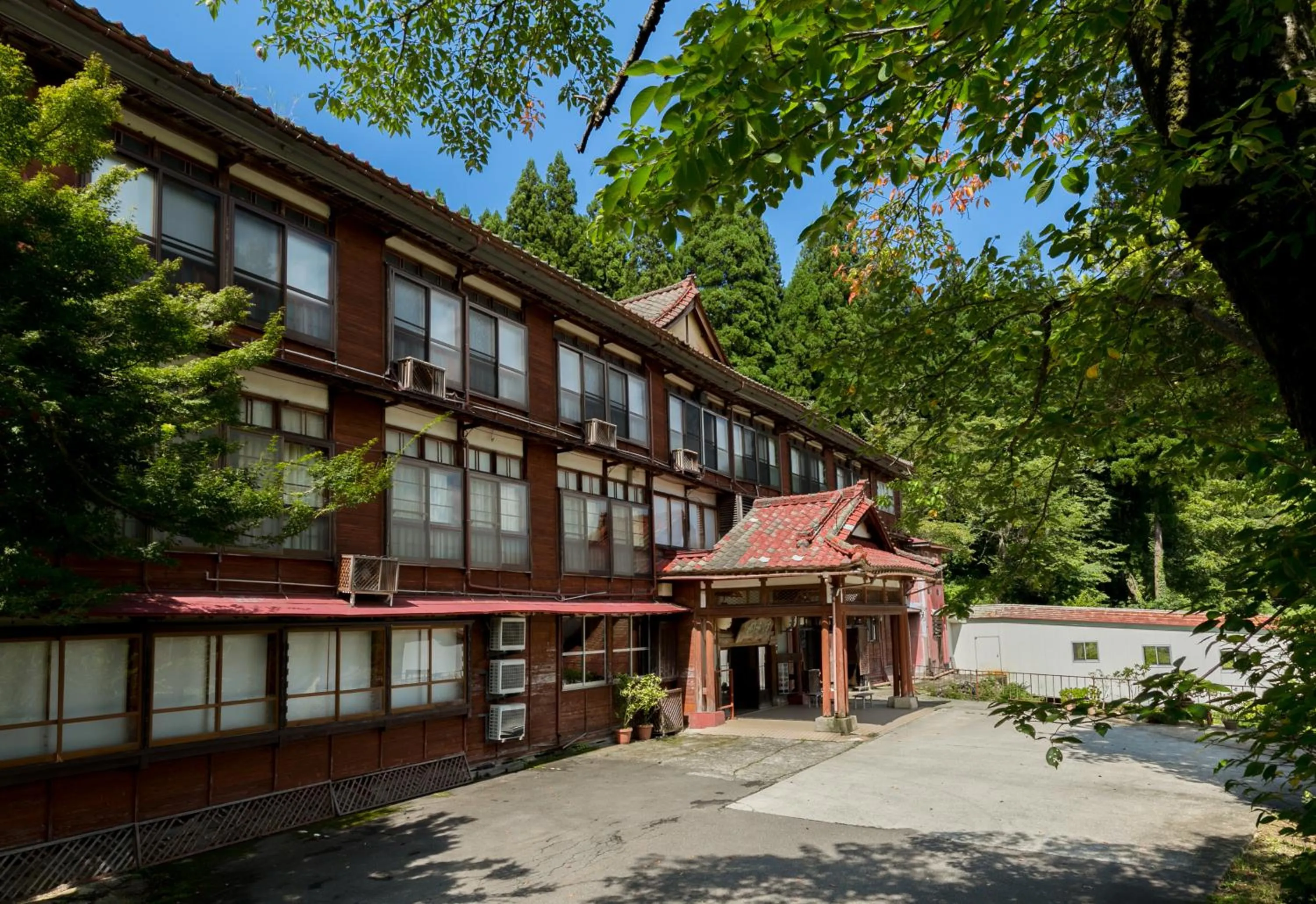 Property building in Ryounkaku Matsunoyama onsen