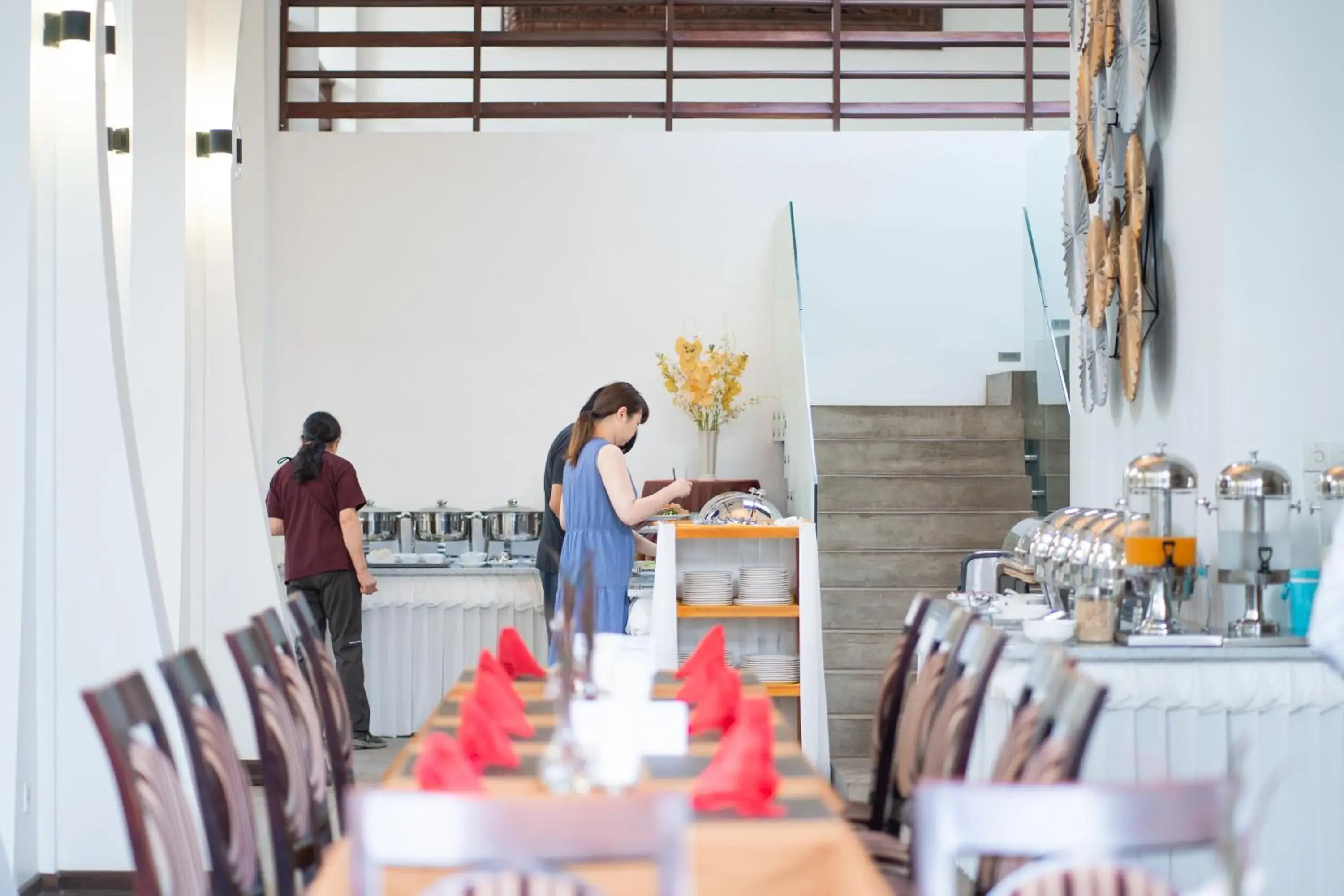 Restaurant/places to eat in The Night Hotel Restaurant/places to eat in The Night Hotel