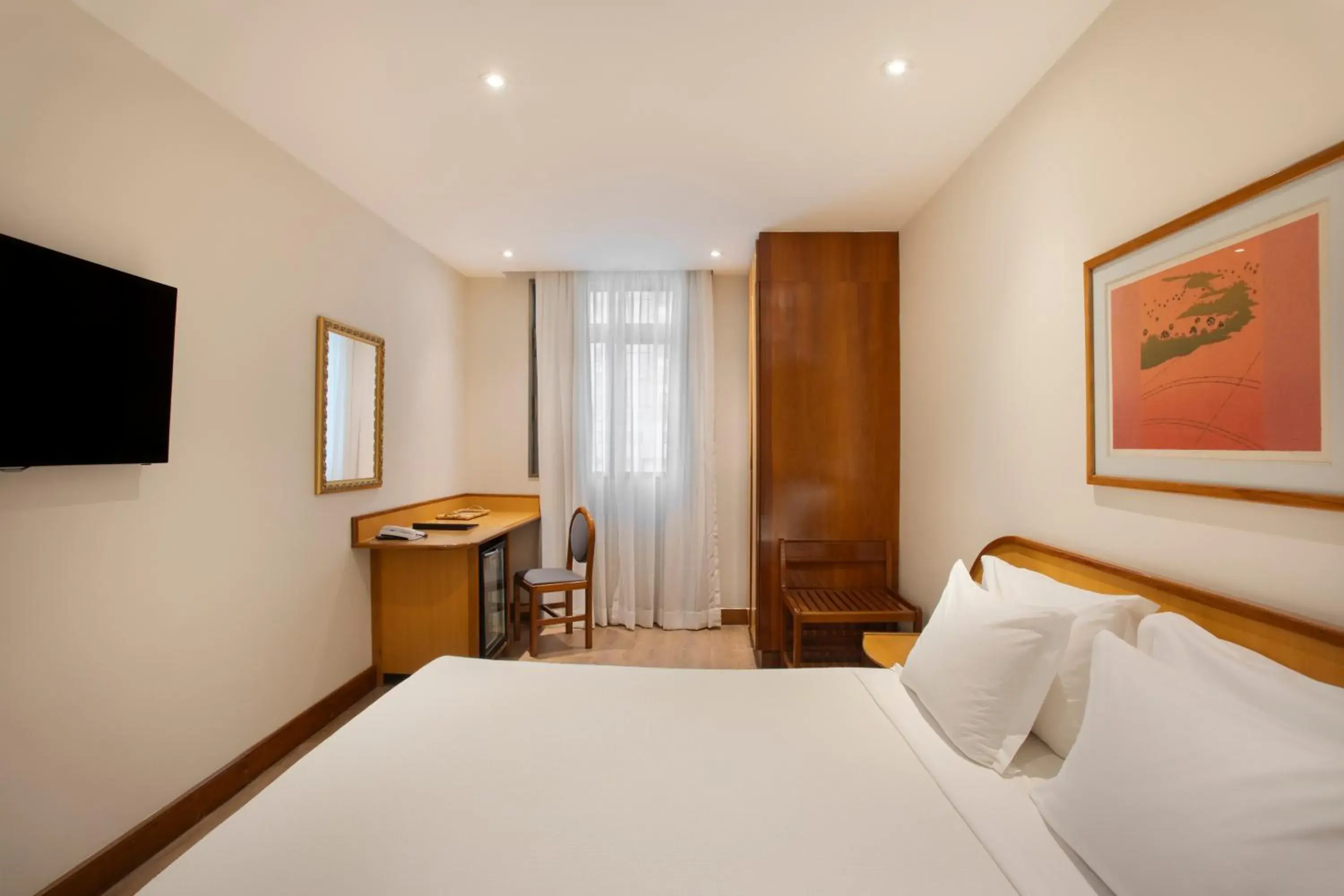 Standard Double Room with Double Bed - single occupancy in Windsor Guanabara Hotel Standard Double Room with Double Bed - single occupancy in Windsor Guanabara Hotel