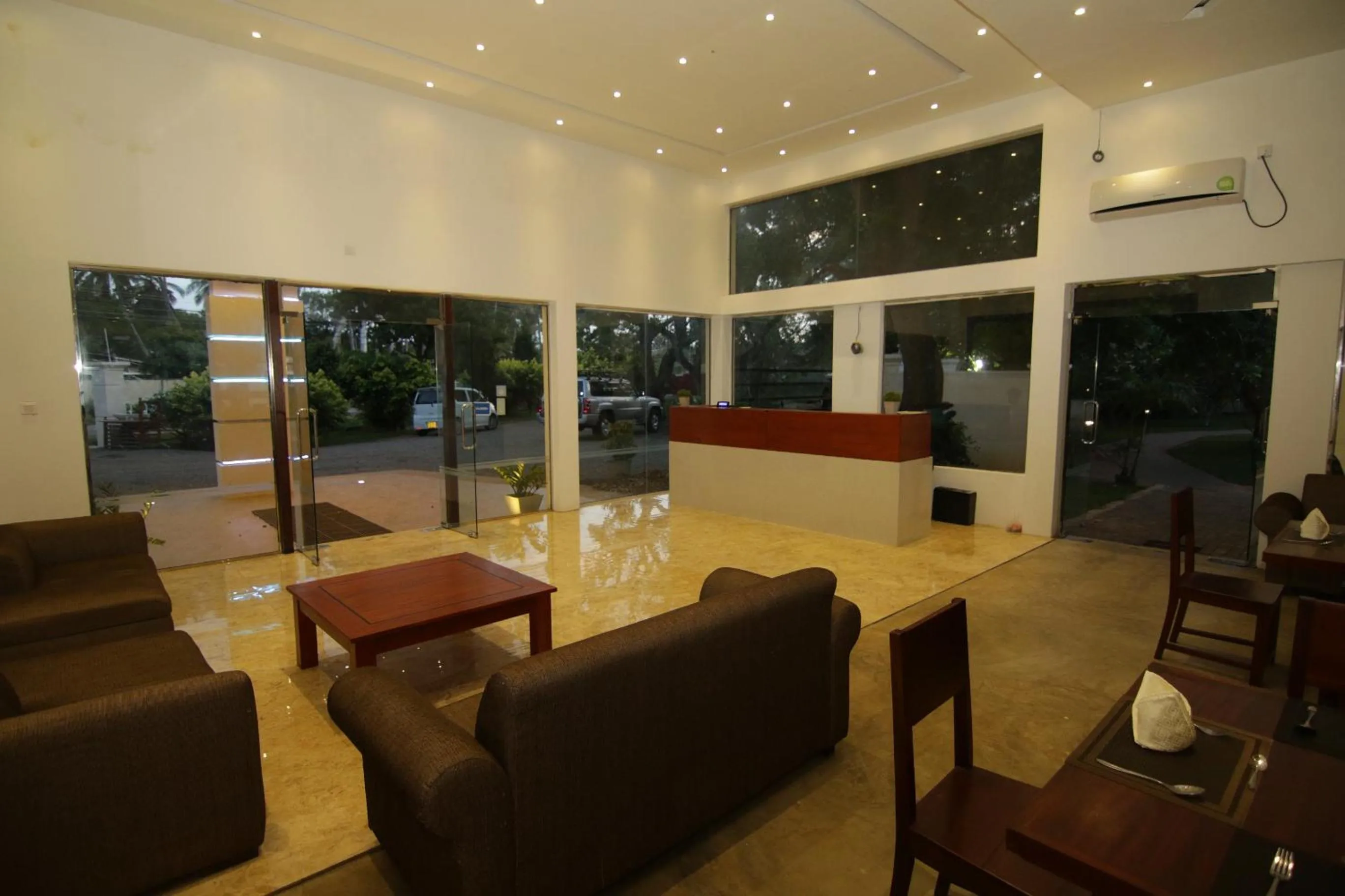 Lobby or reception in Jade Green Hotel Hambantota