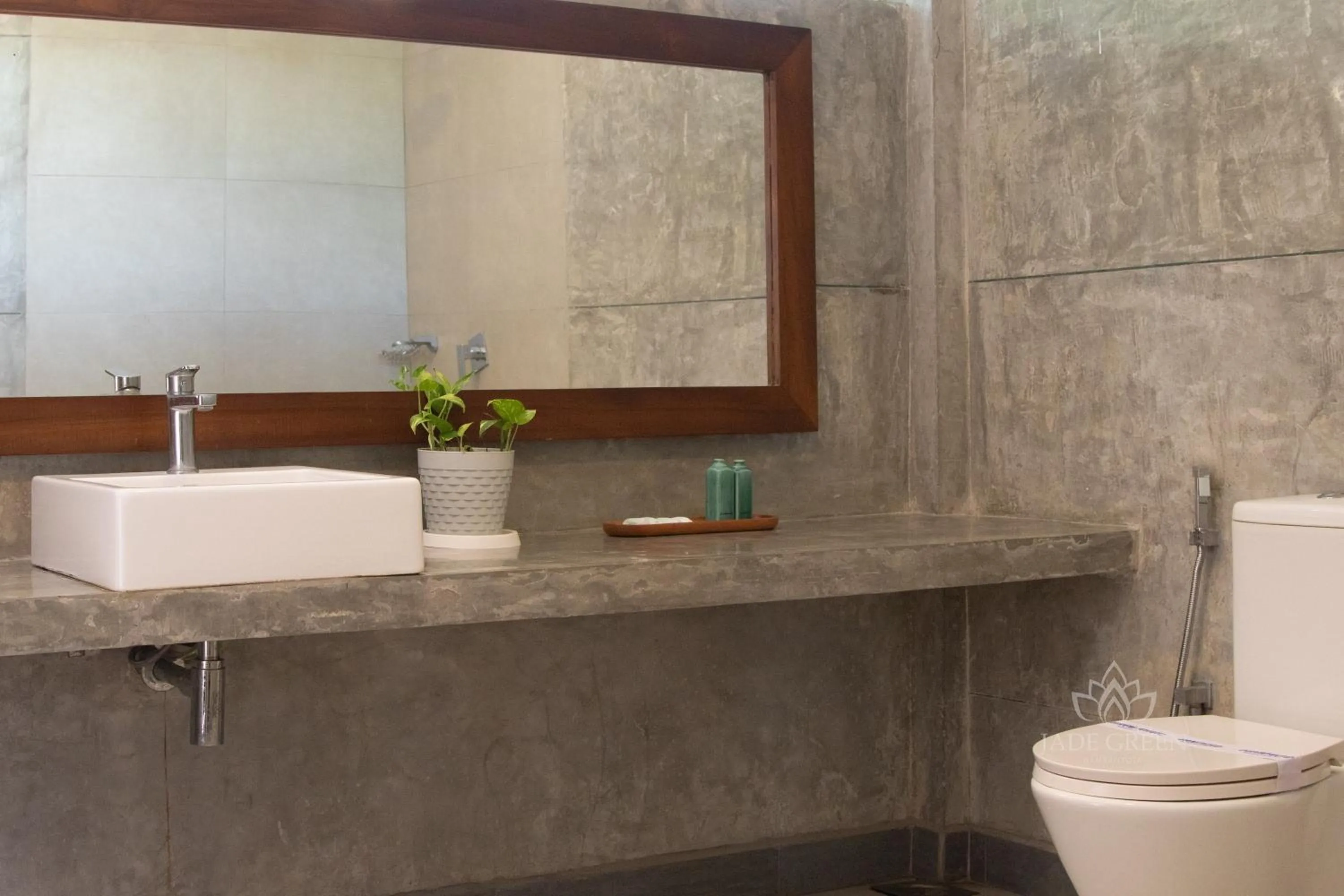 Toilet in Jade Green Hotel Hambantota