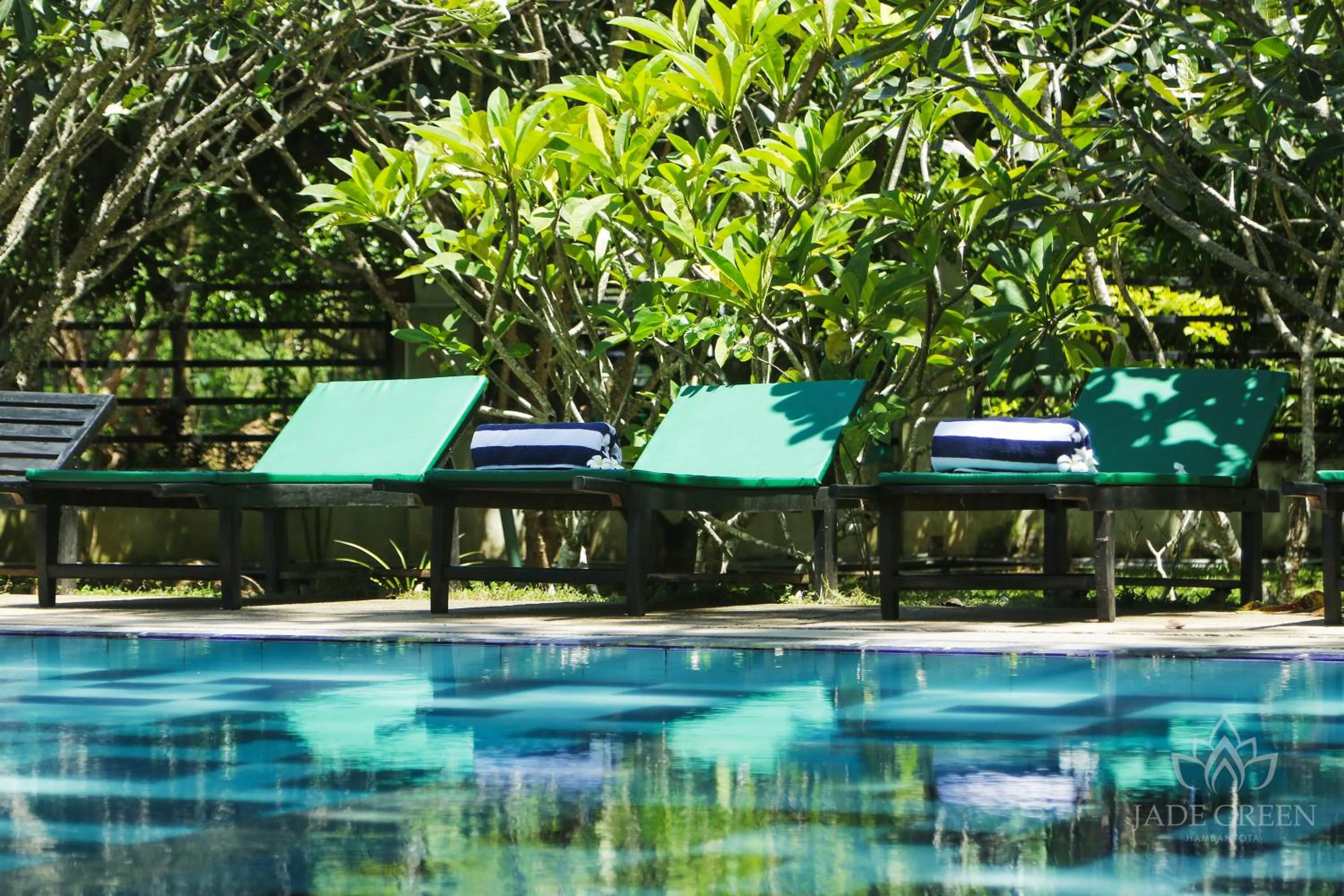 Swimming pool in Jade Green Hotel Hambantota