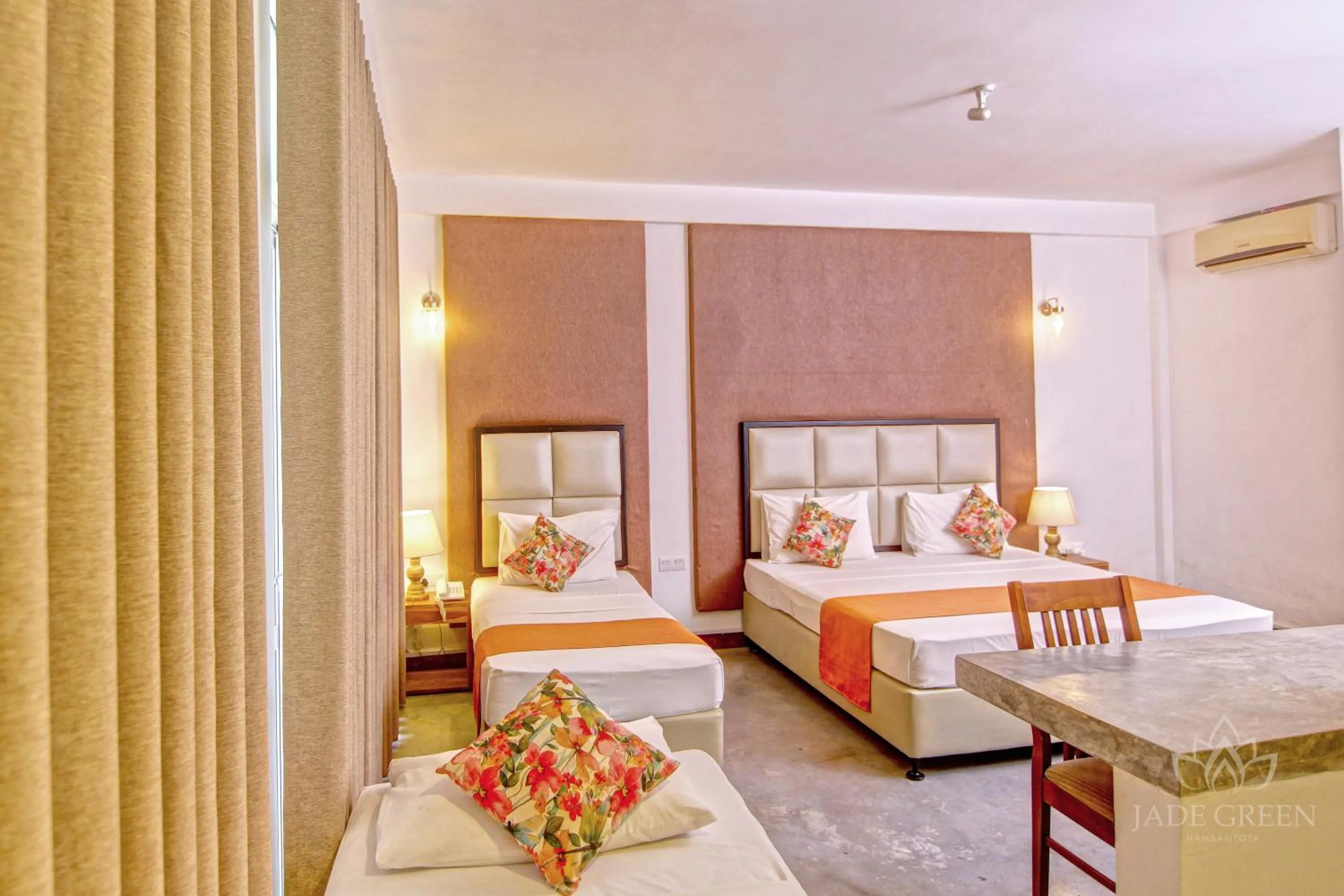 Bed in Jade Green Hotel Hambantota