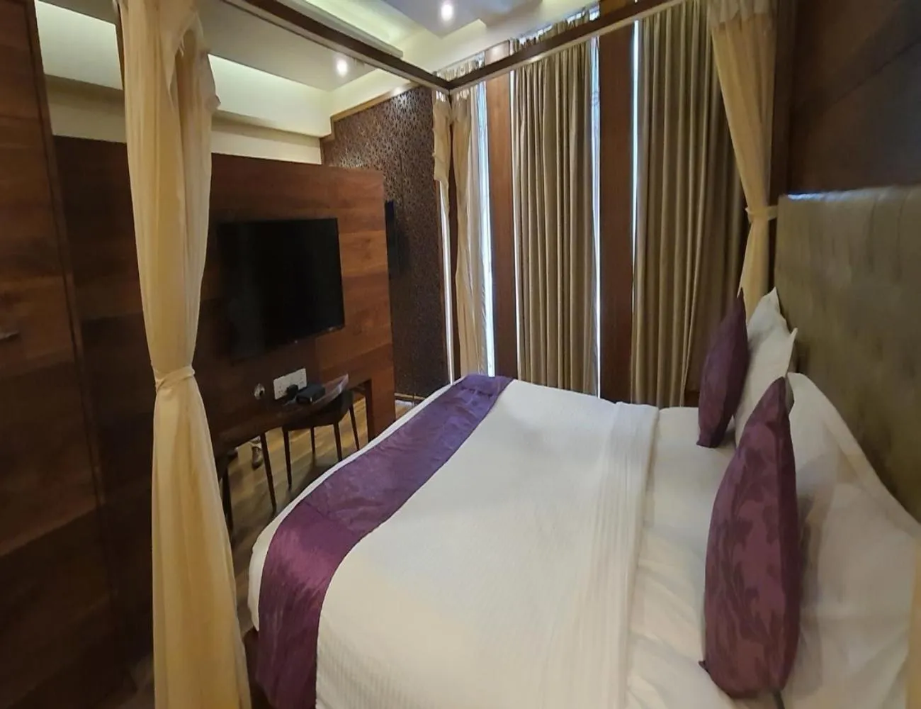 Bed in Hotel Metropolis