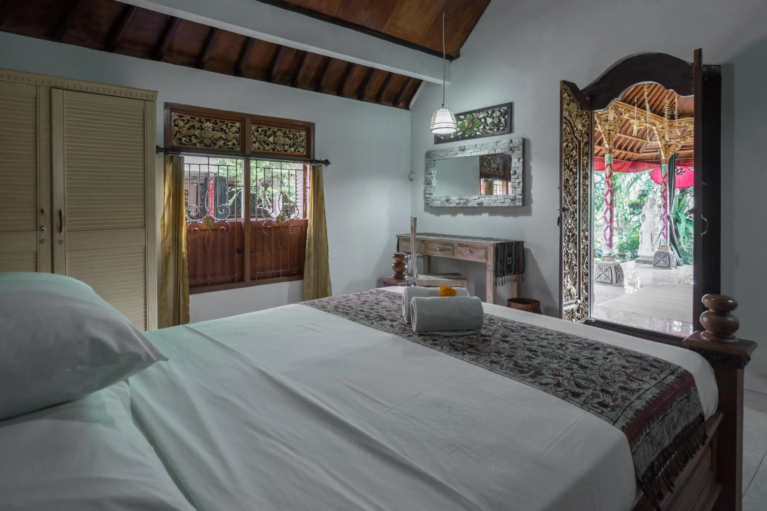 Bedroom, Bed in Nuaja Balinese Guest House