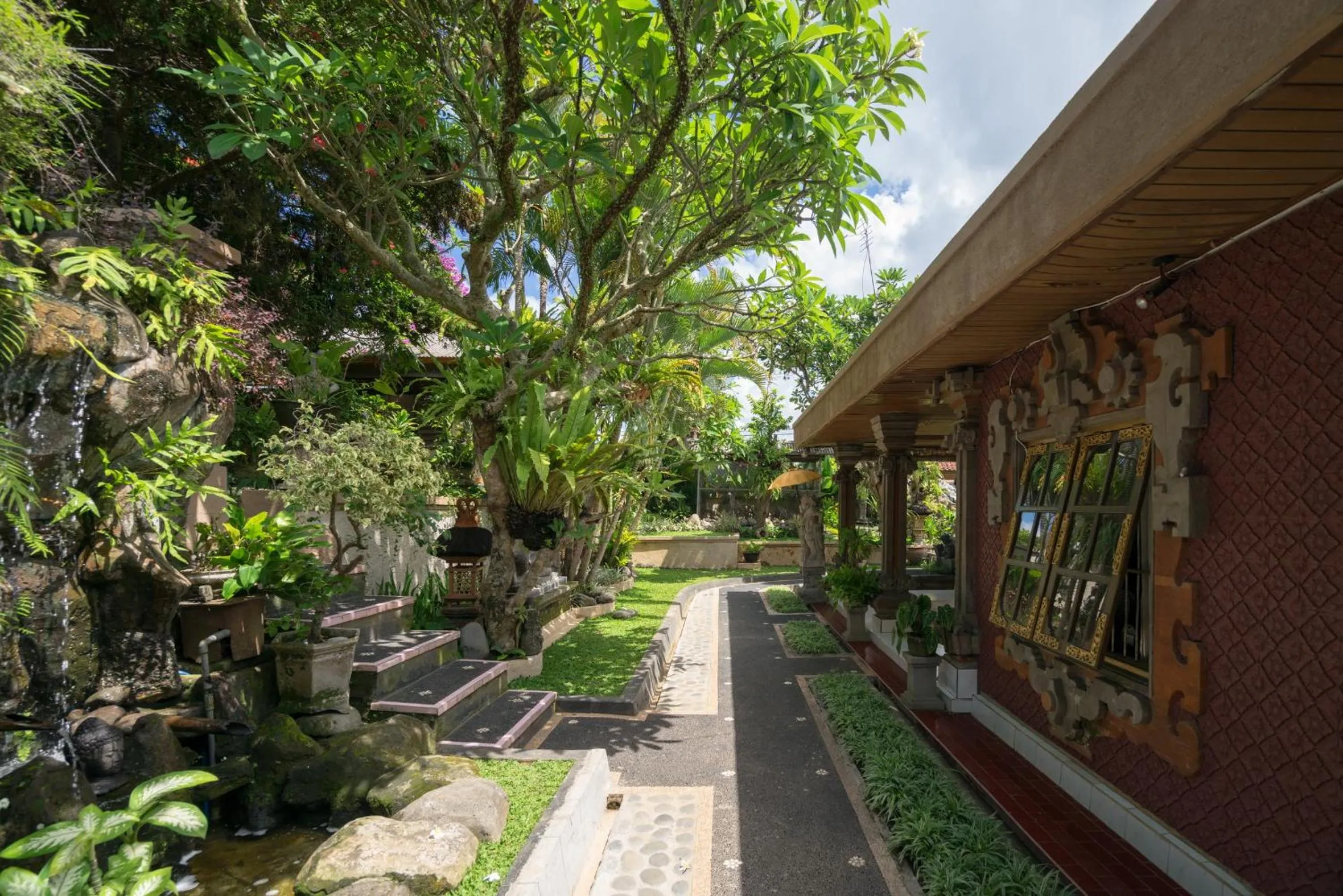 Garden in Nuaja Balinese Guest House