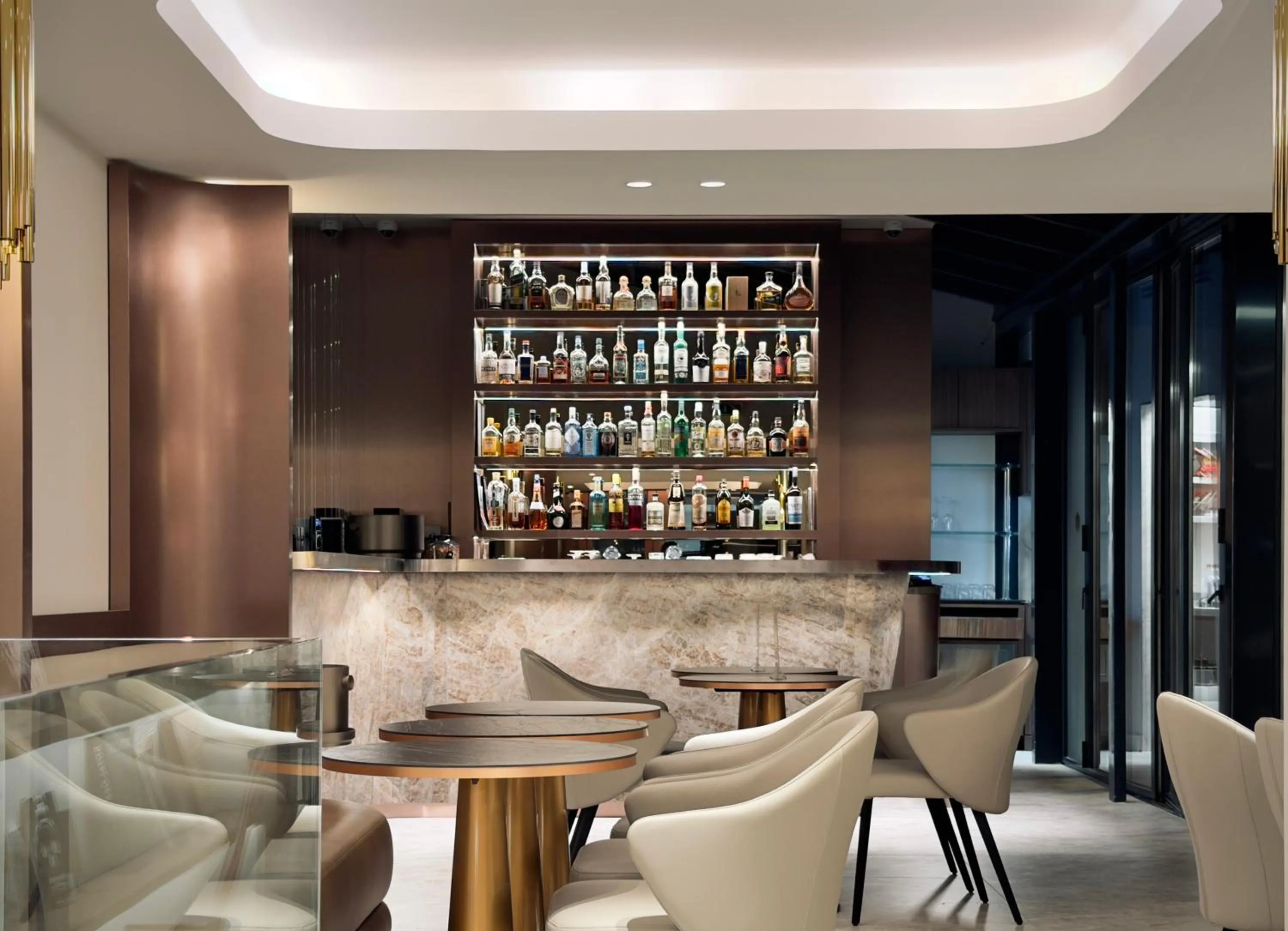 Restaurant/places to eat in Perpetual Elysée Montaigne