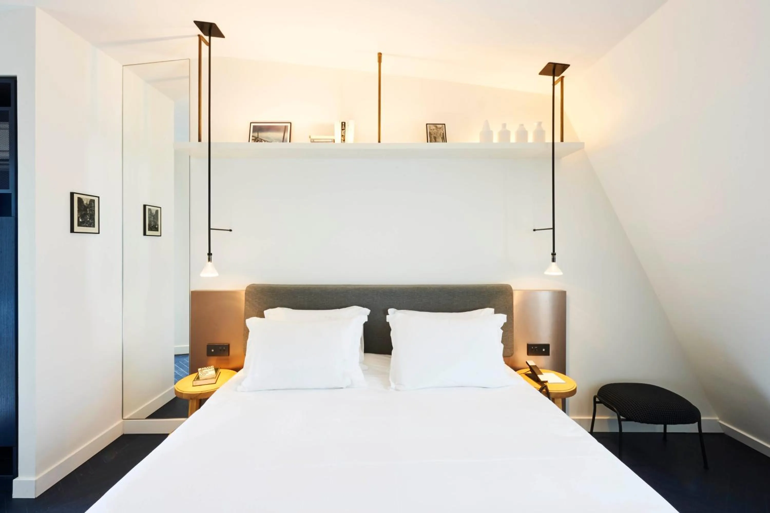 Bed in Perpetual Elysée Montaigne