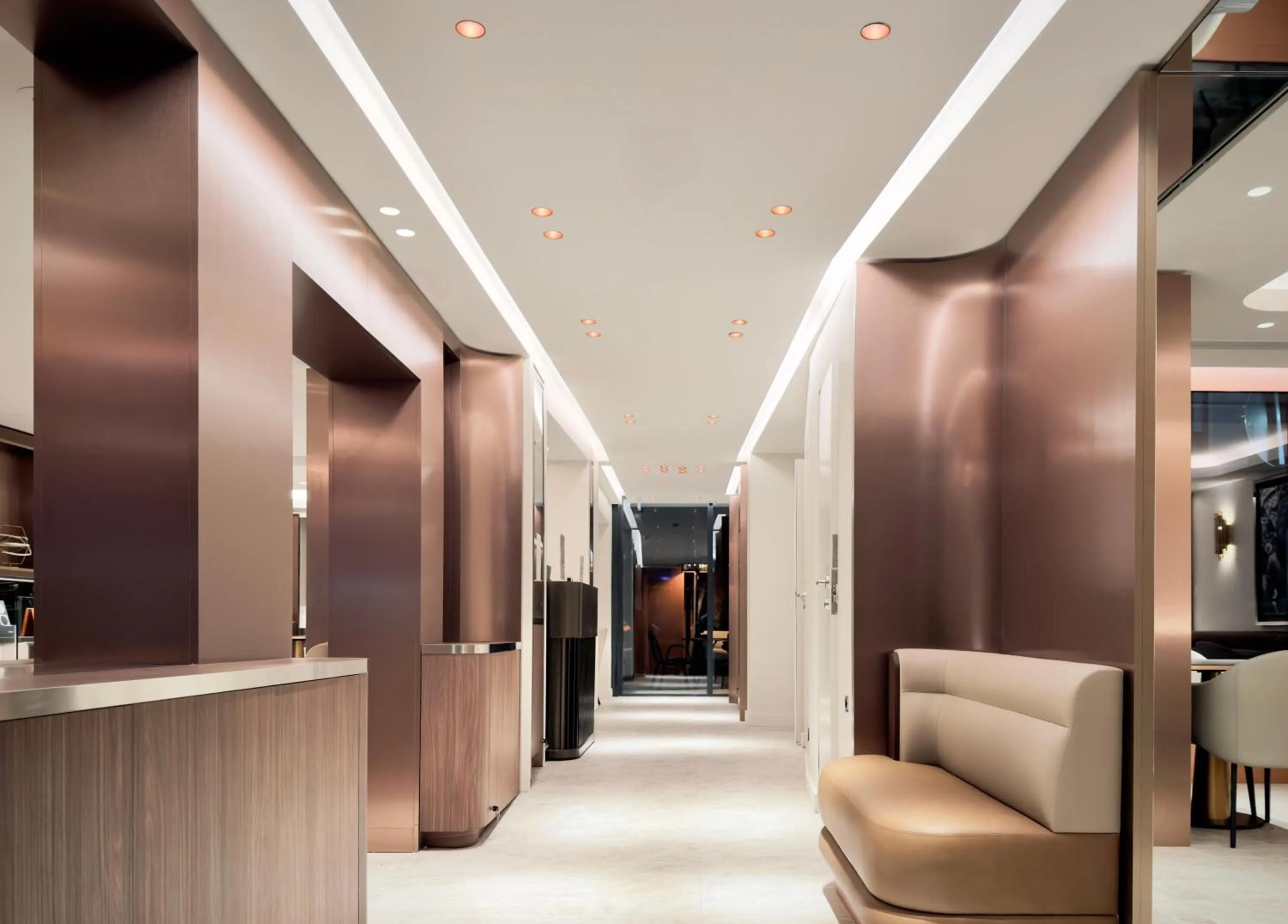 Lobby or reception in Perpetual Elysée Montaigne