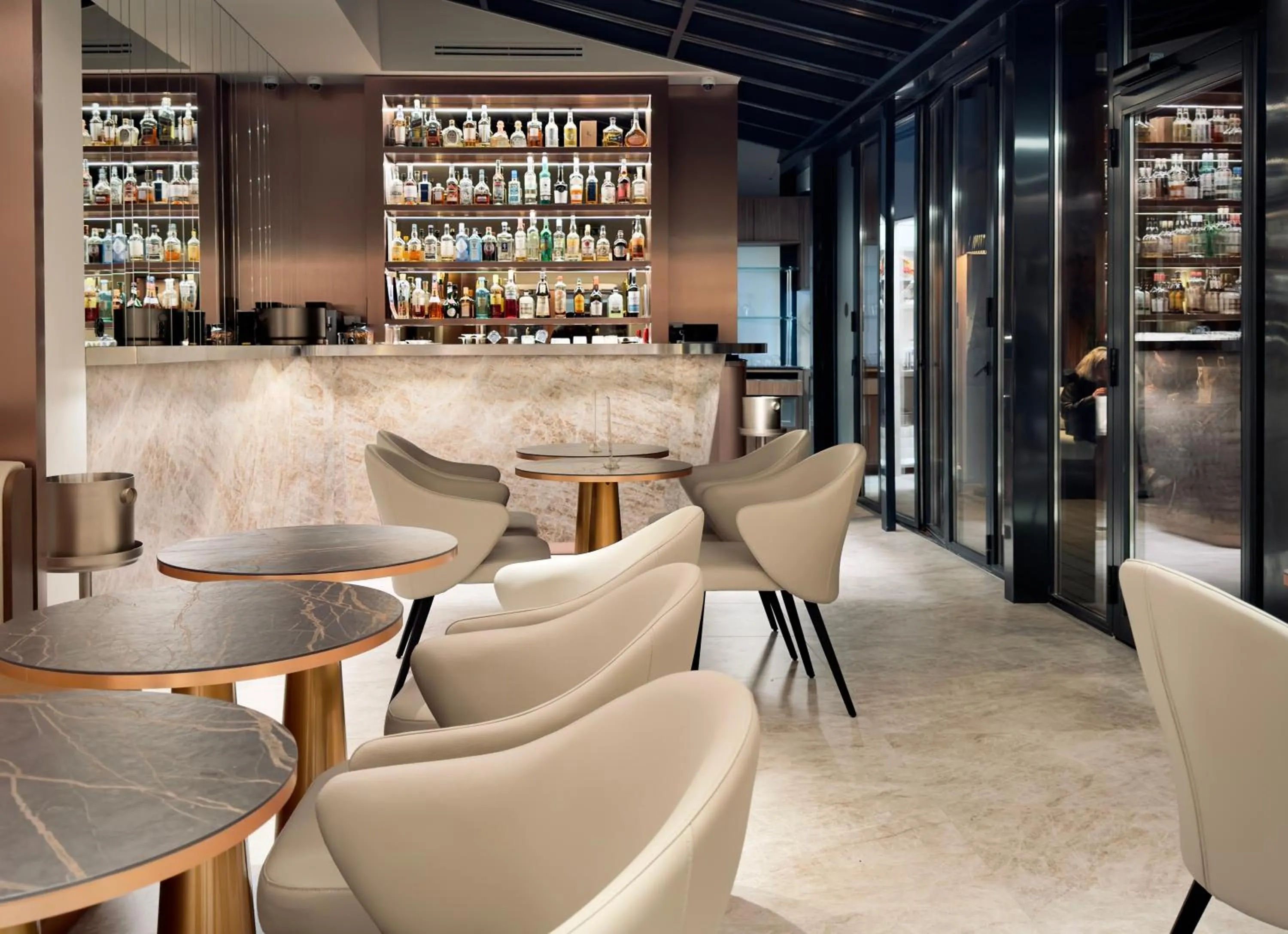 Lounge or bar in Perpetual Elysée Montaigne