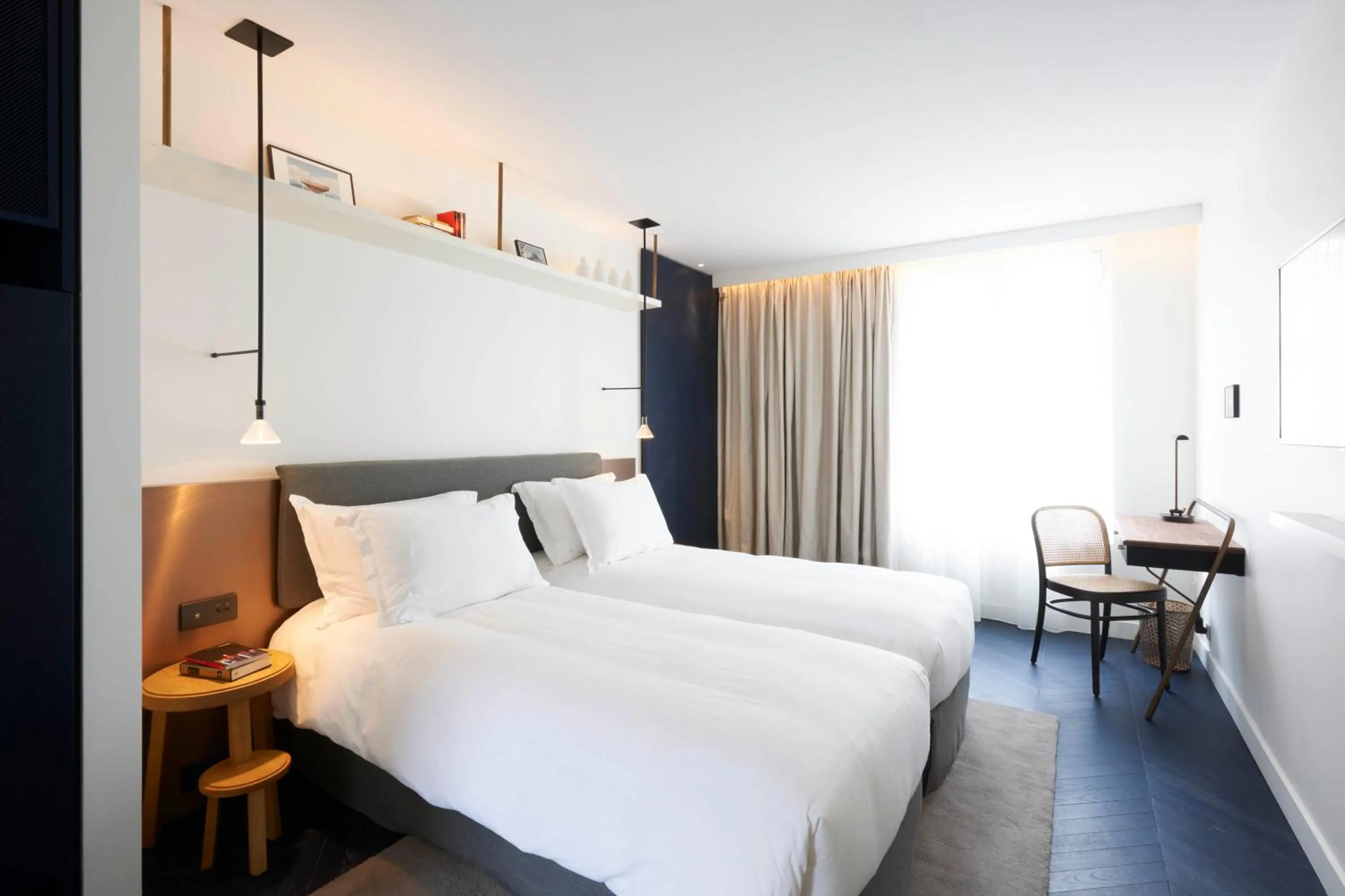 Bed in Perpetual Elysée Montaigne