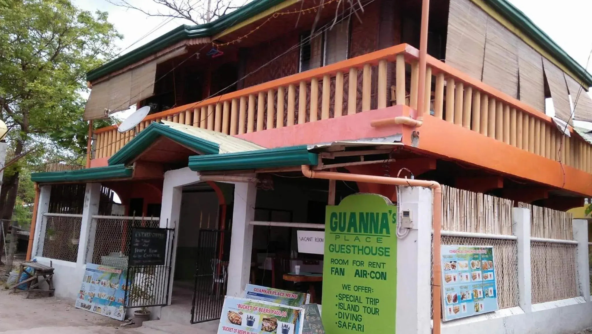 Guanna's Place Rooms & Restaurant Guanna's Place Rooms & Restaurant