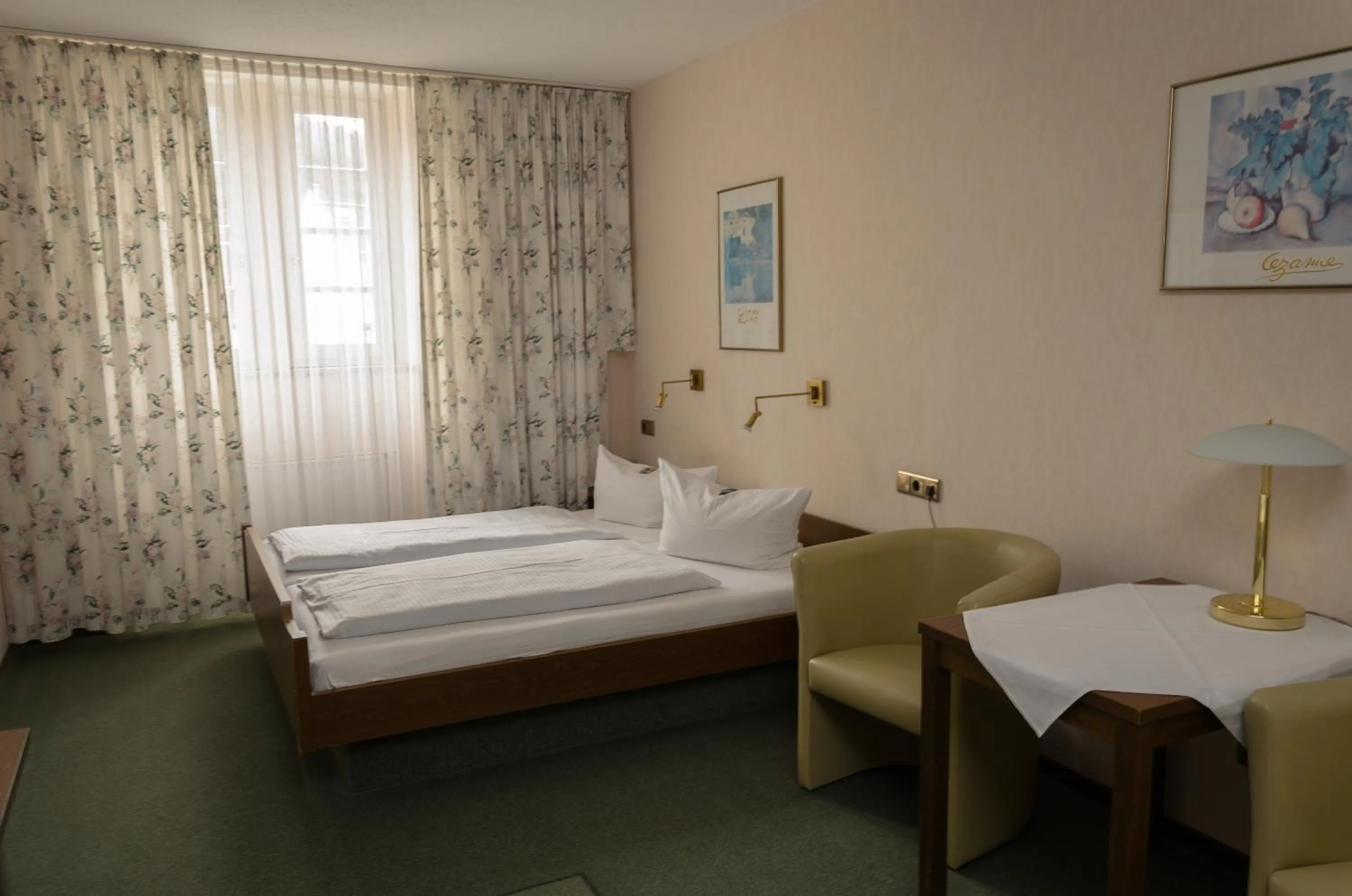 Bed in Hotel Rheingraf