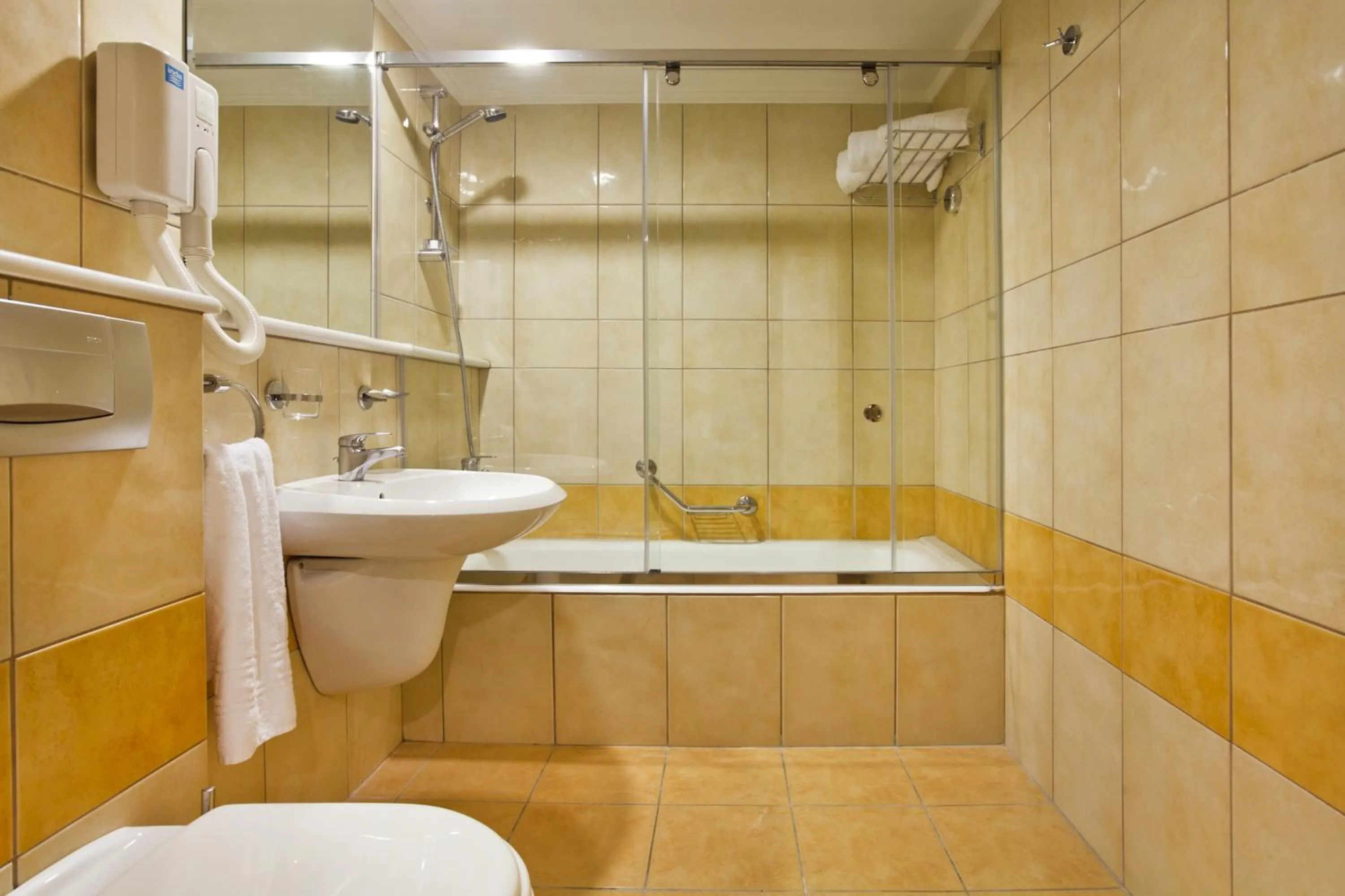 Bathroom in Alexandra Hotel&Apartments