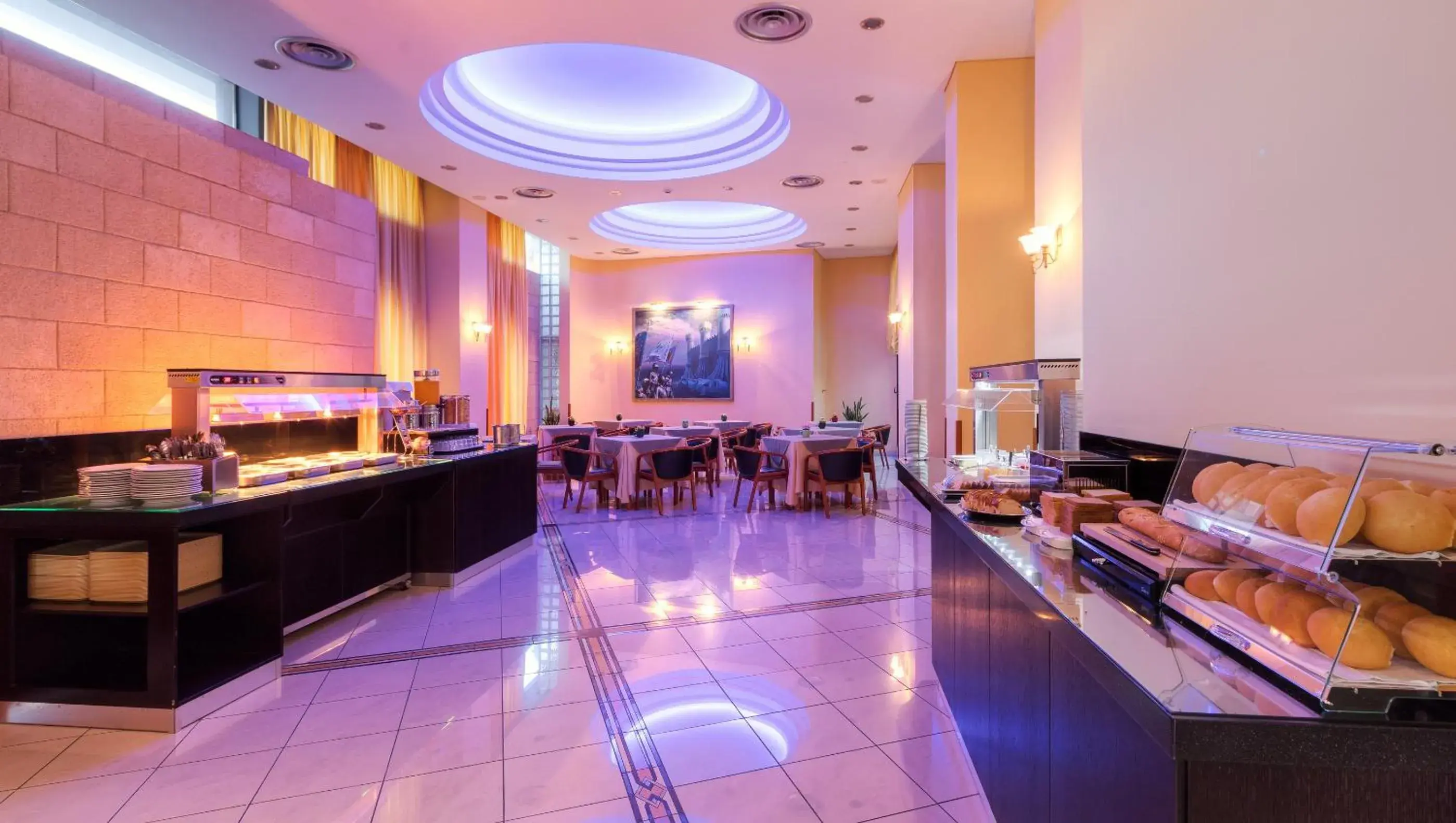 Restaurant/places to eat in Alexandra Hotel&Apartments Restaurant/places to eat in Alexandra Hotel&Apartments