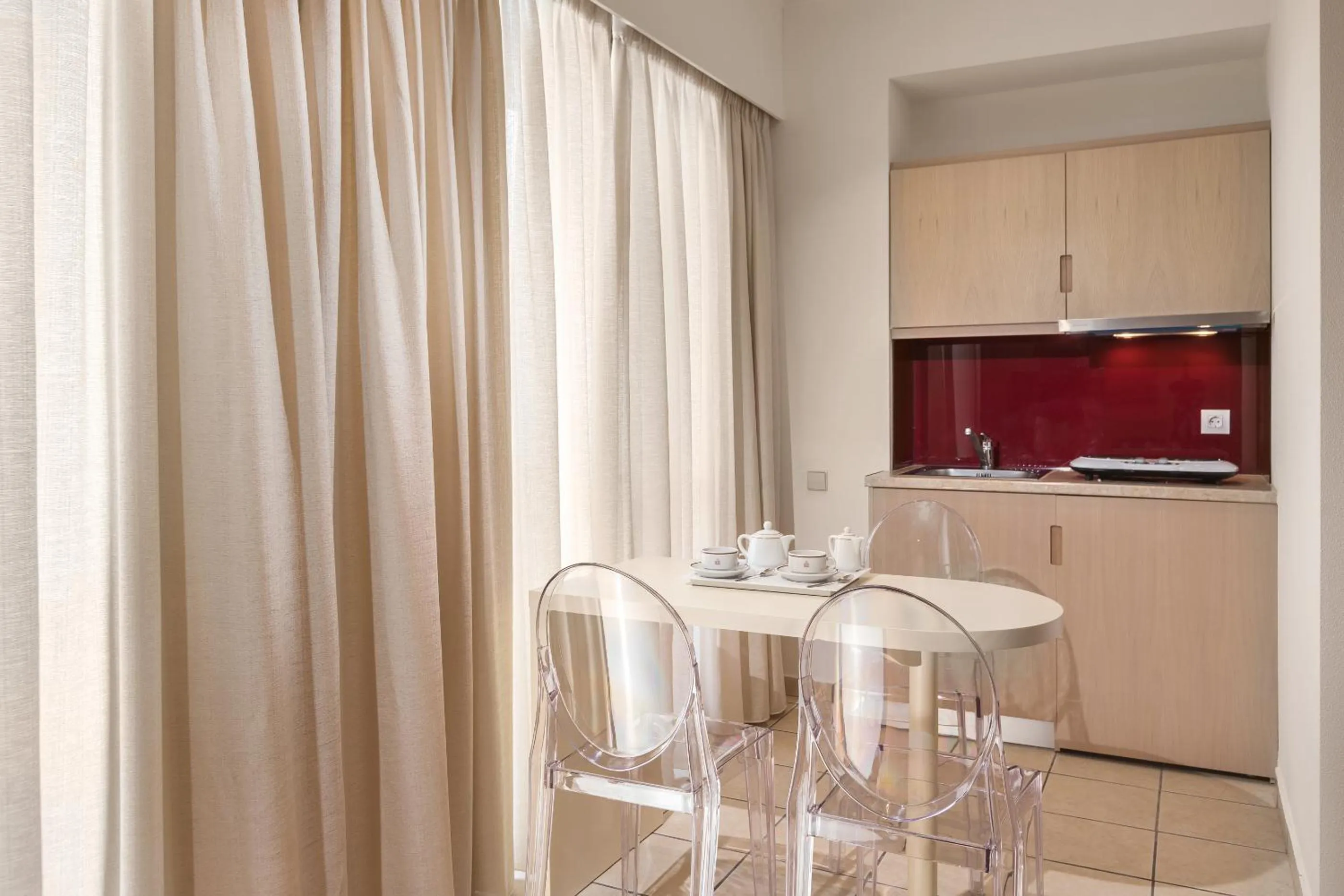 Alexandra Hotel&Apartments