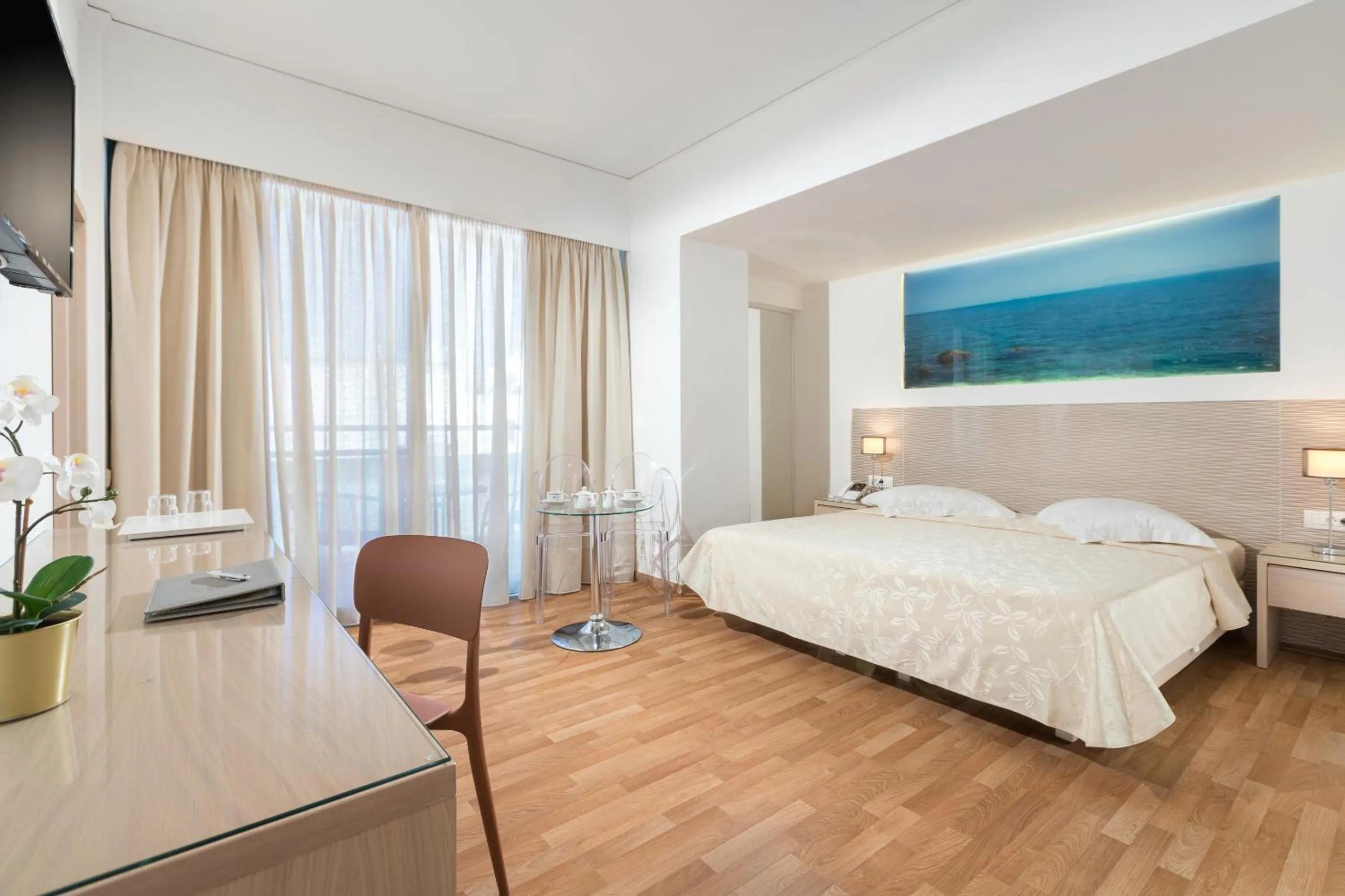 Bed in Alexandra Hotel&Apartments