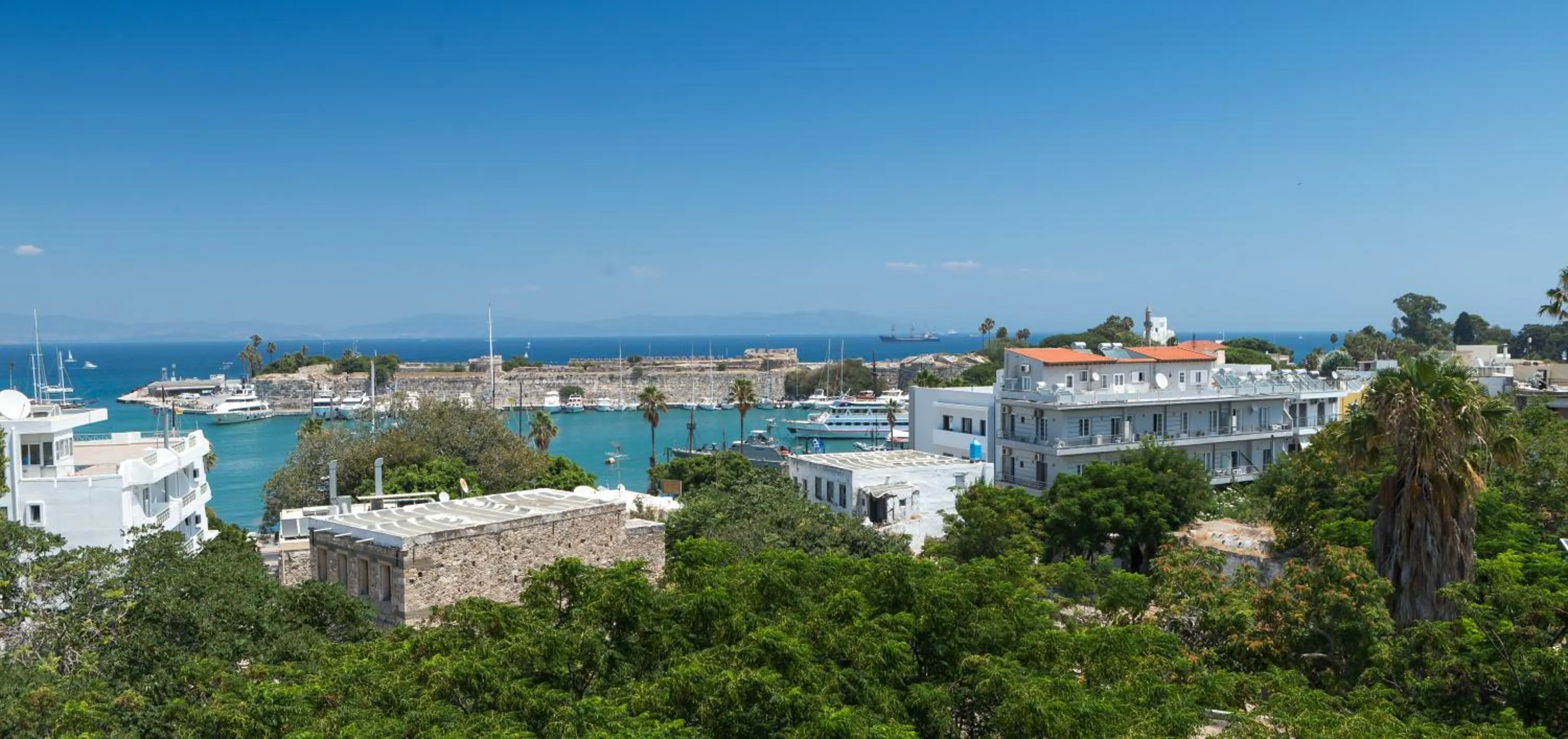 Alexandra Hotel&Apartments