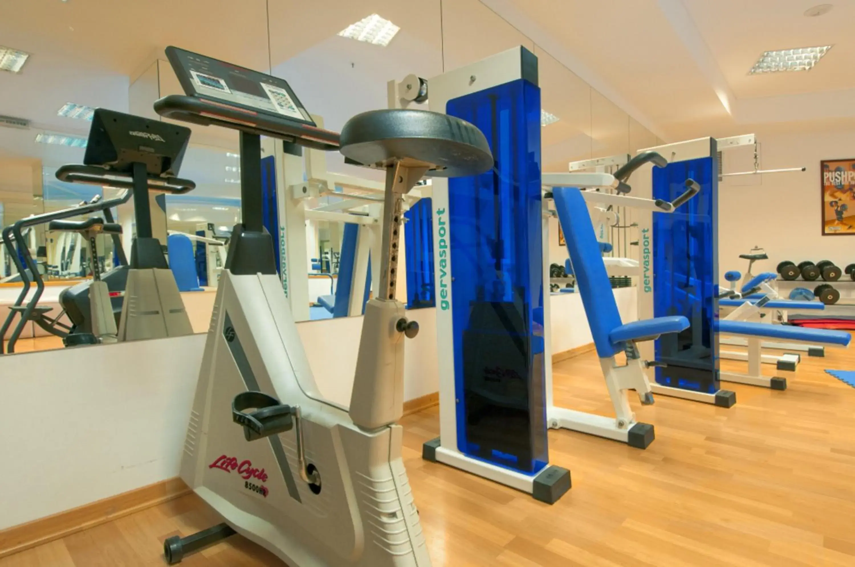 Fitness centre/facilities in Alexandra Hotel&Apartments Fitness centre/facilities in Alexandra Hotel&Apartments