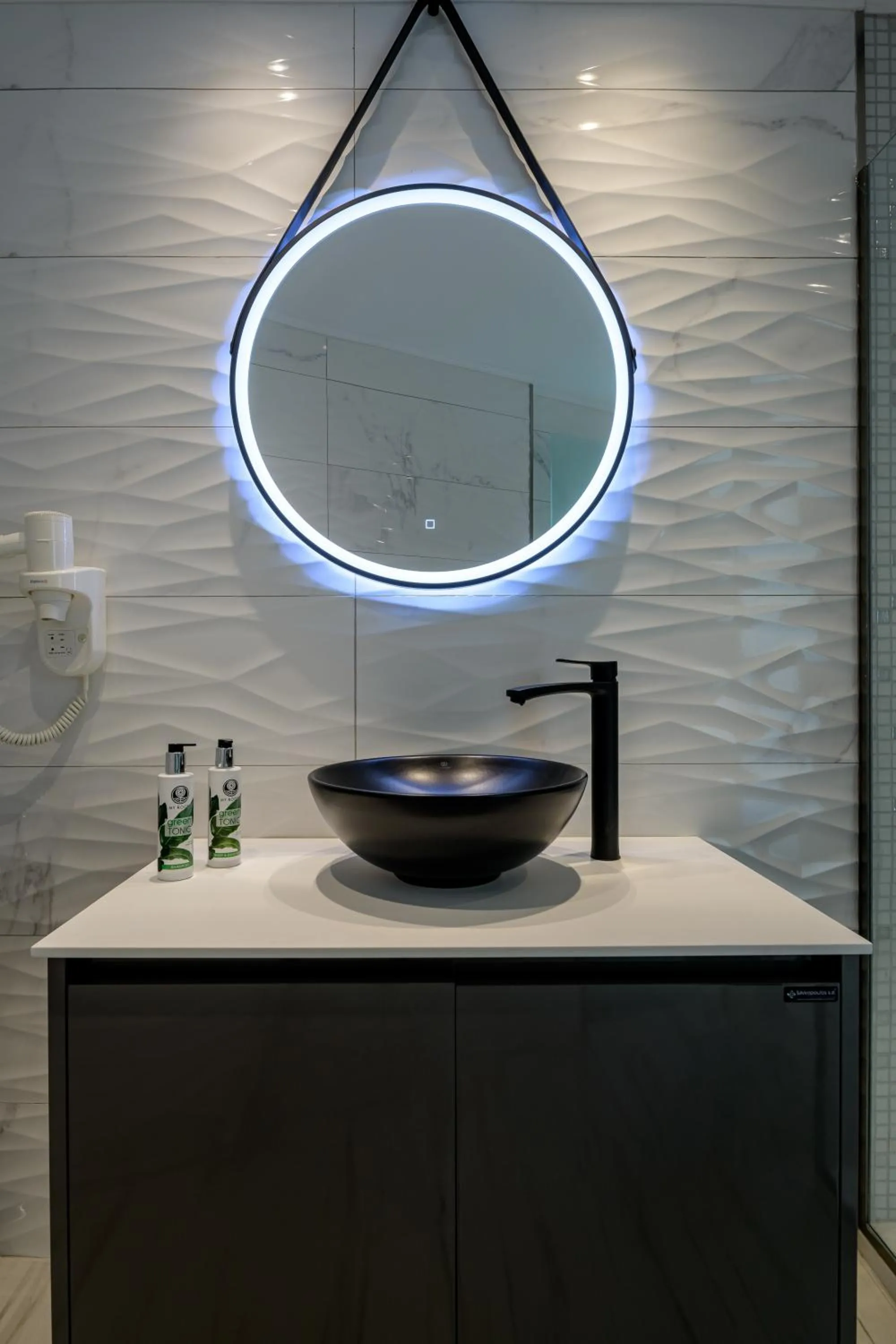 Bathroom in Alexandra Hotel&Apartments