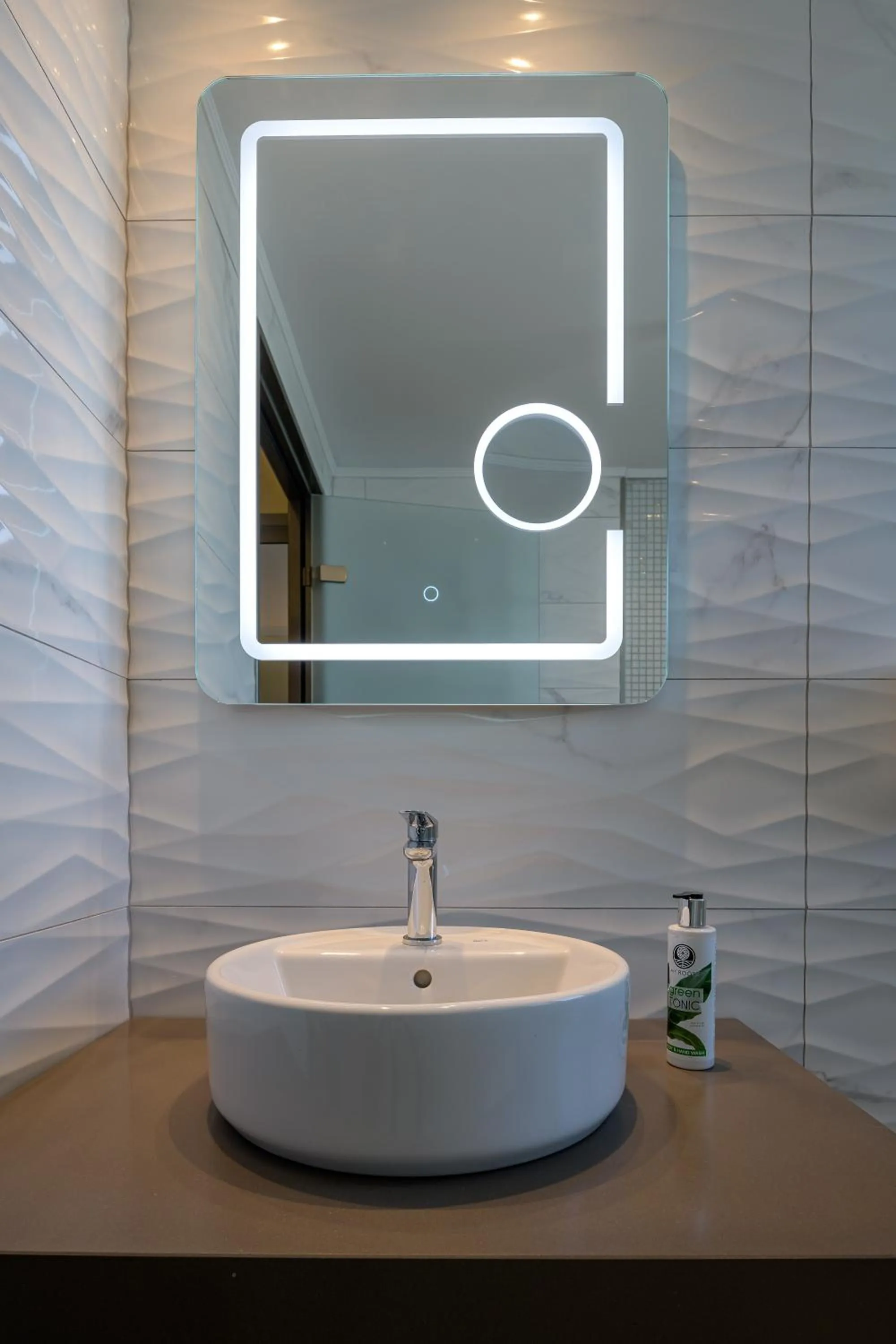 Bathroom in Alexandra Hotel&Apartments