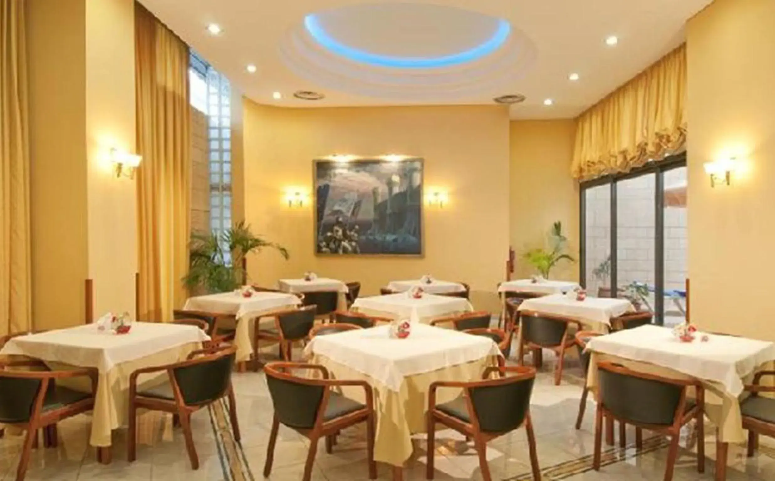 Restaurant/places to eat in Alexandra Hotel&Apartments Restaurant/places to eat in Alexandra Hotel&Apartments