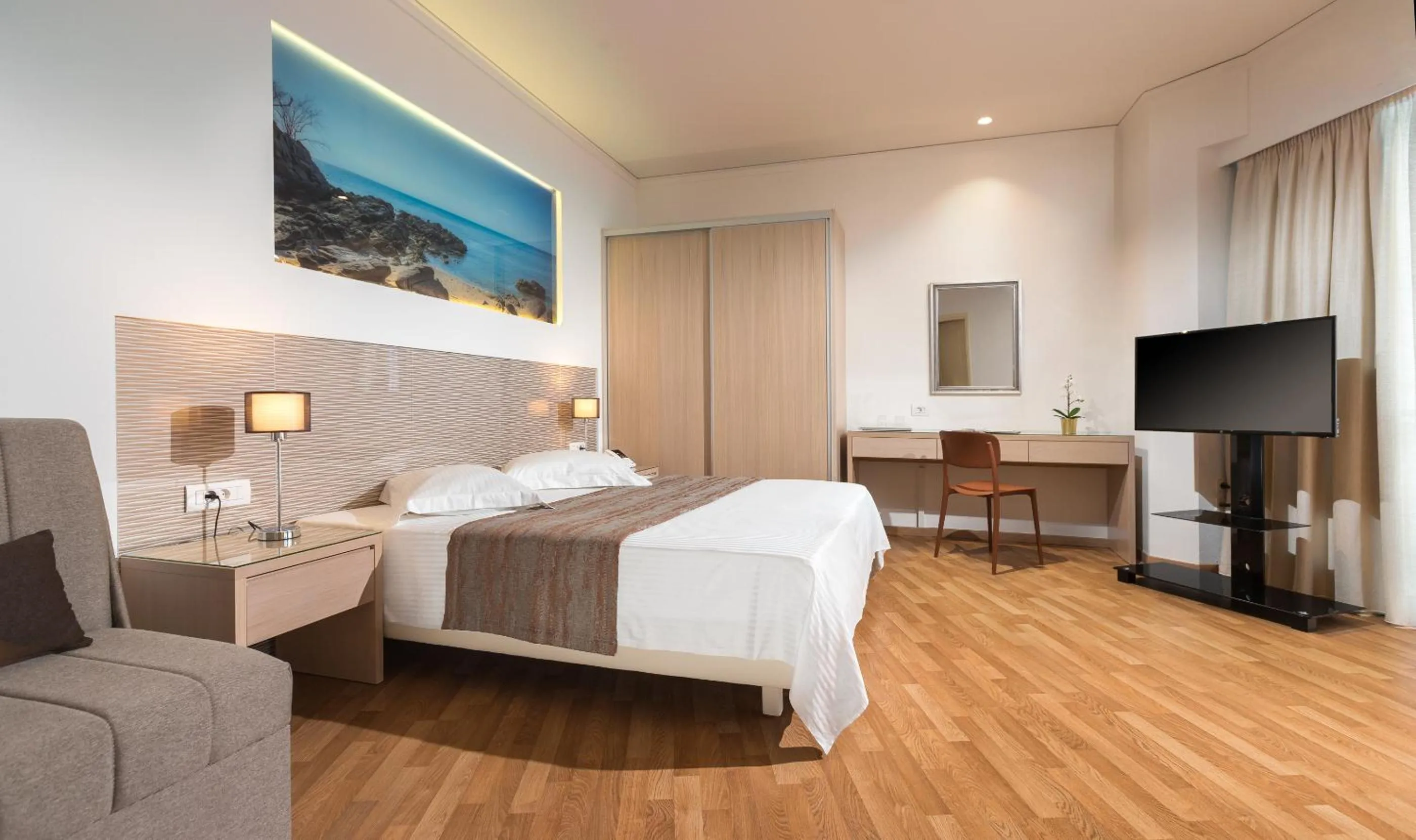 Bed in Alexandra Hotel&Apartments