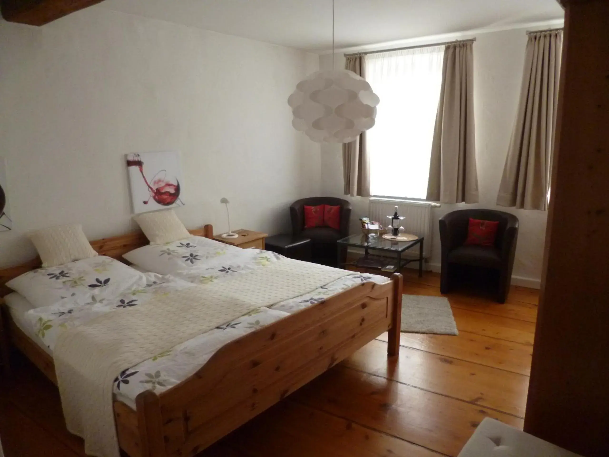 Apartment with Shower in Alter Winzerhof Weisenheim am Berg e.K. Apartment with Shower in Alter Winzerhof Weisenheim am Berg e.K.