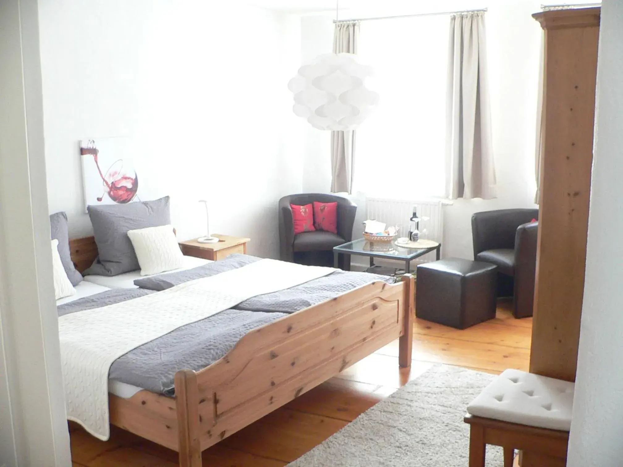 Apartment with Shower in Alter Winzerhof Weisenheim am Berg e.K. Apartment with Shower in Alter Winzerhof Weisenheim am Berg e.K.