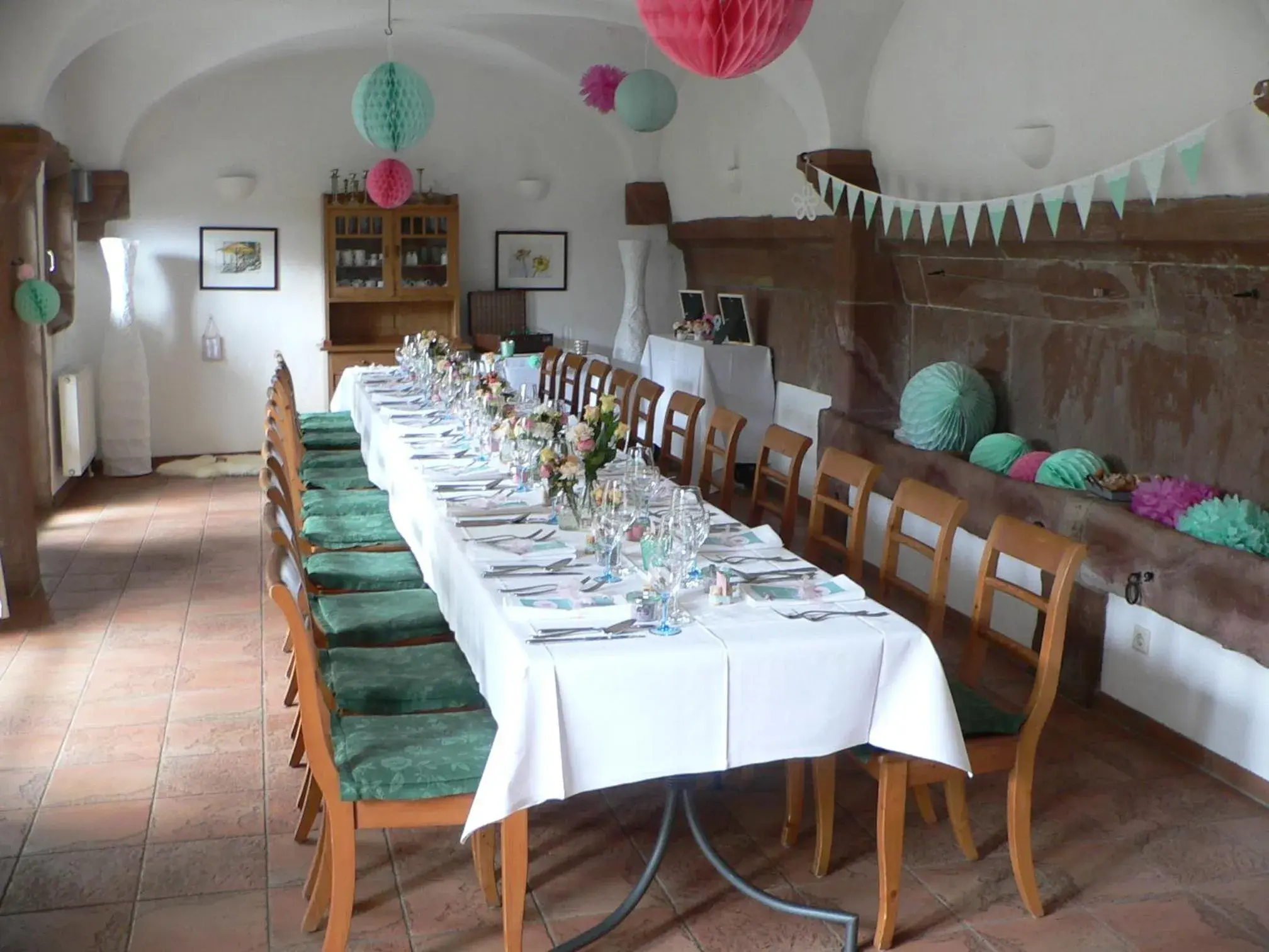 Junior Suite in Alter Winzerhof Weisenheim am Berg e.K. Junior Suite in Alter Winzerhof Weisenheim am Berg e.K.