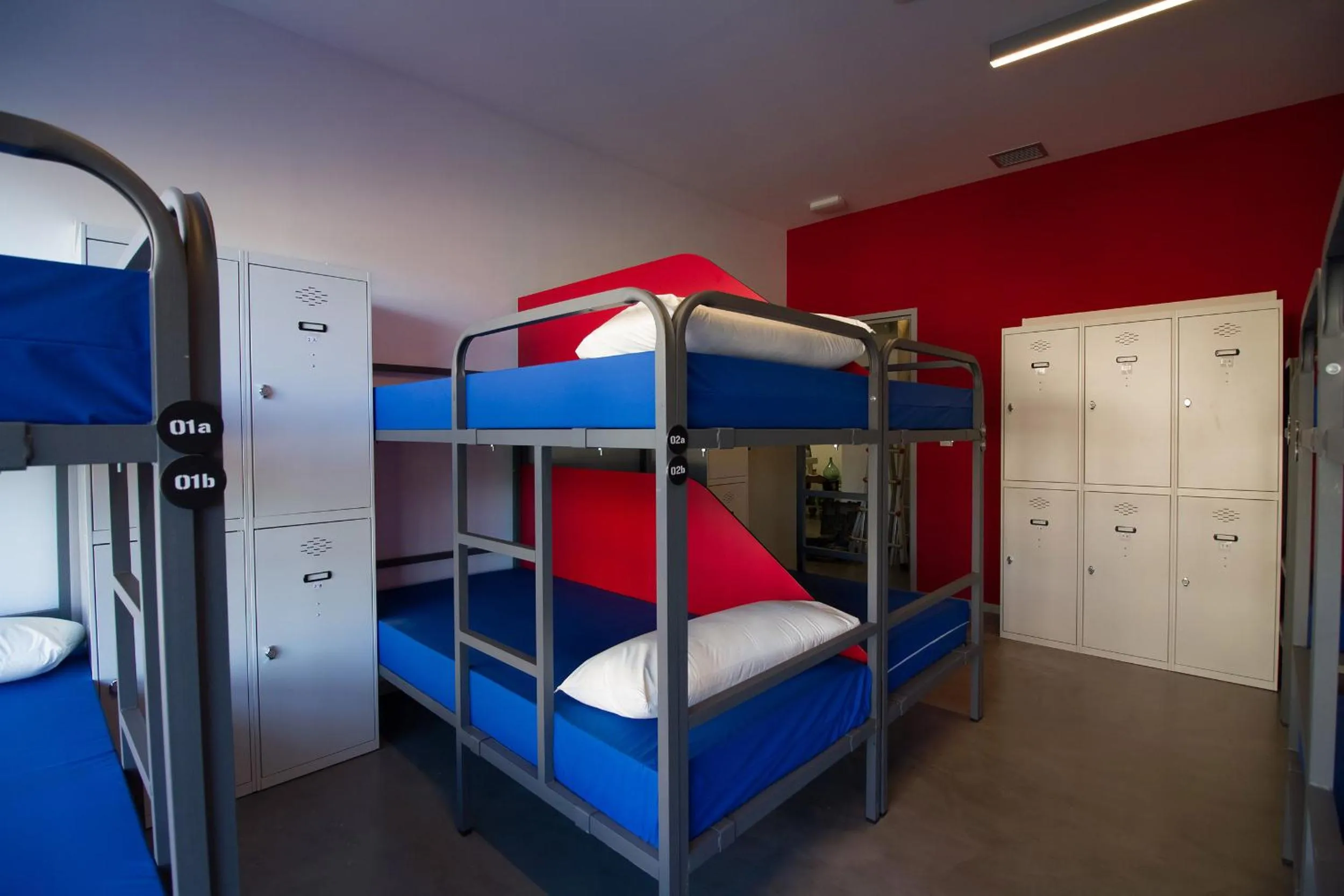 Photo of the whole room, Bed in All Iron Hostel