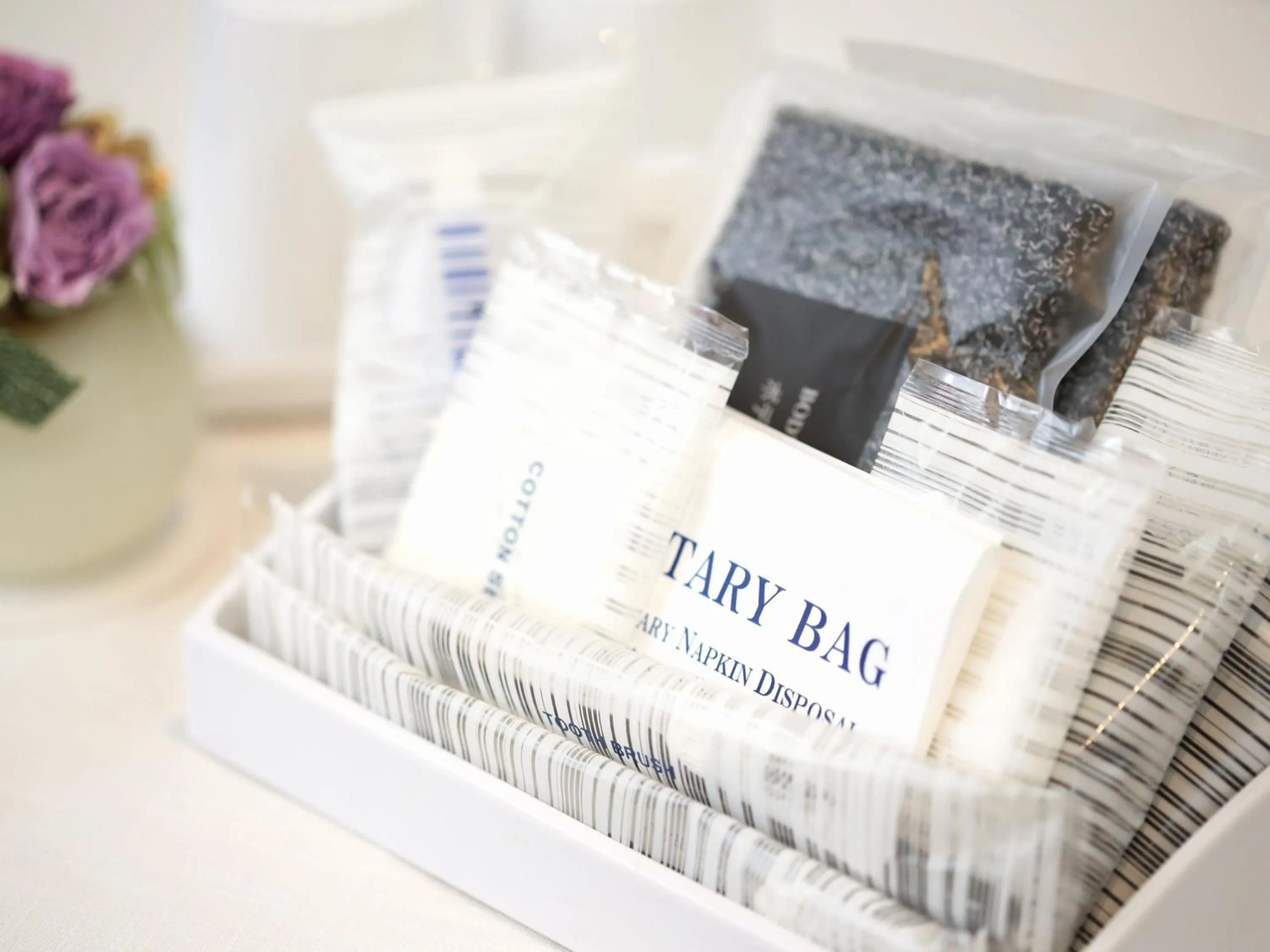 Text overlay in Art Inn Namba