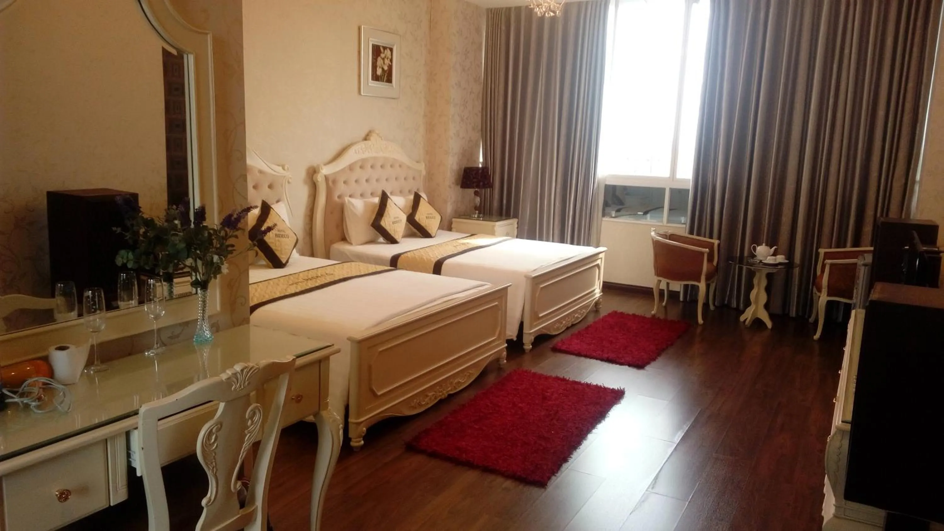 Property building, Bed in Bideco Hotel