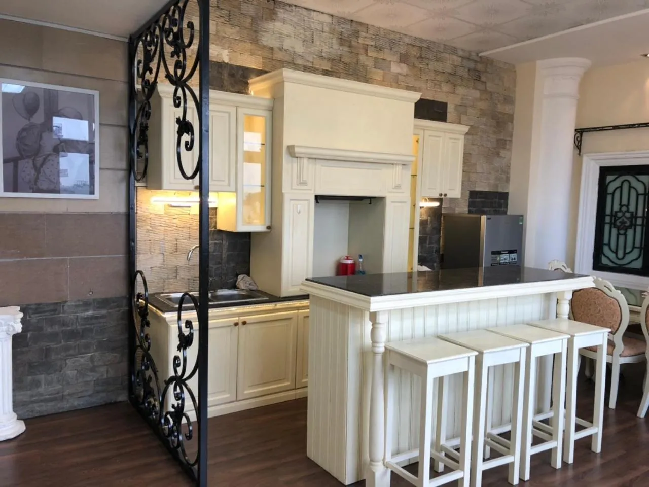 Kitchen or kitchenette in Bideco Hotel