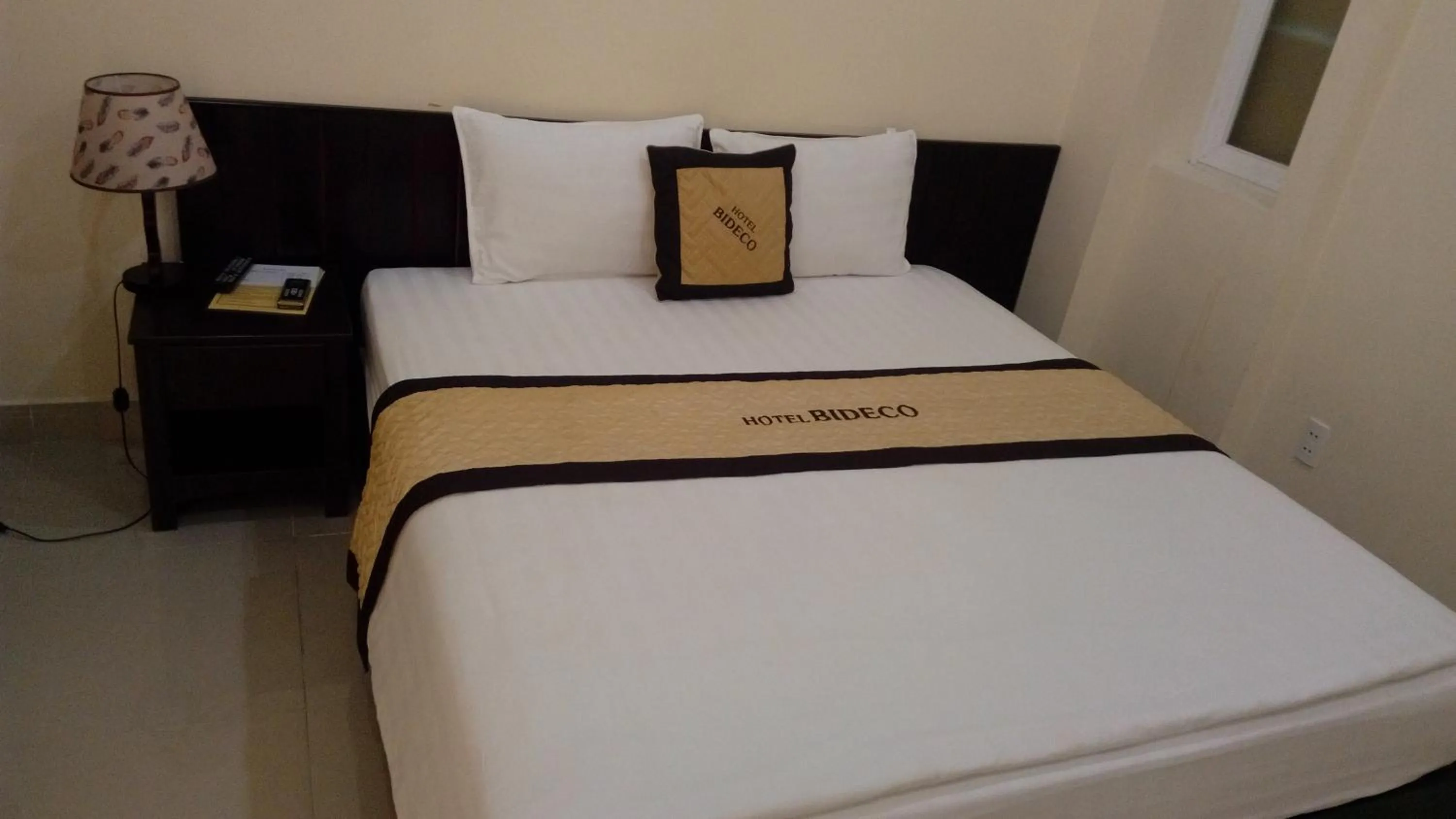 Photo of the whole room, Bed in Bideco Hotel