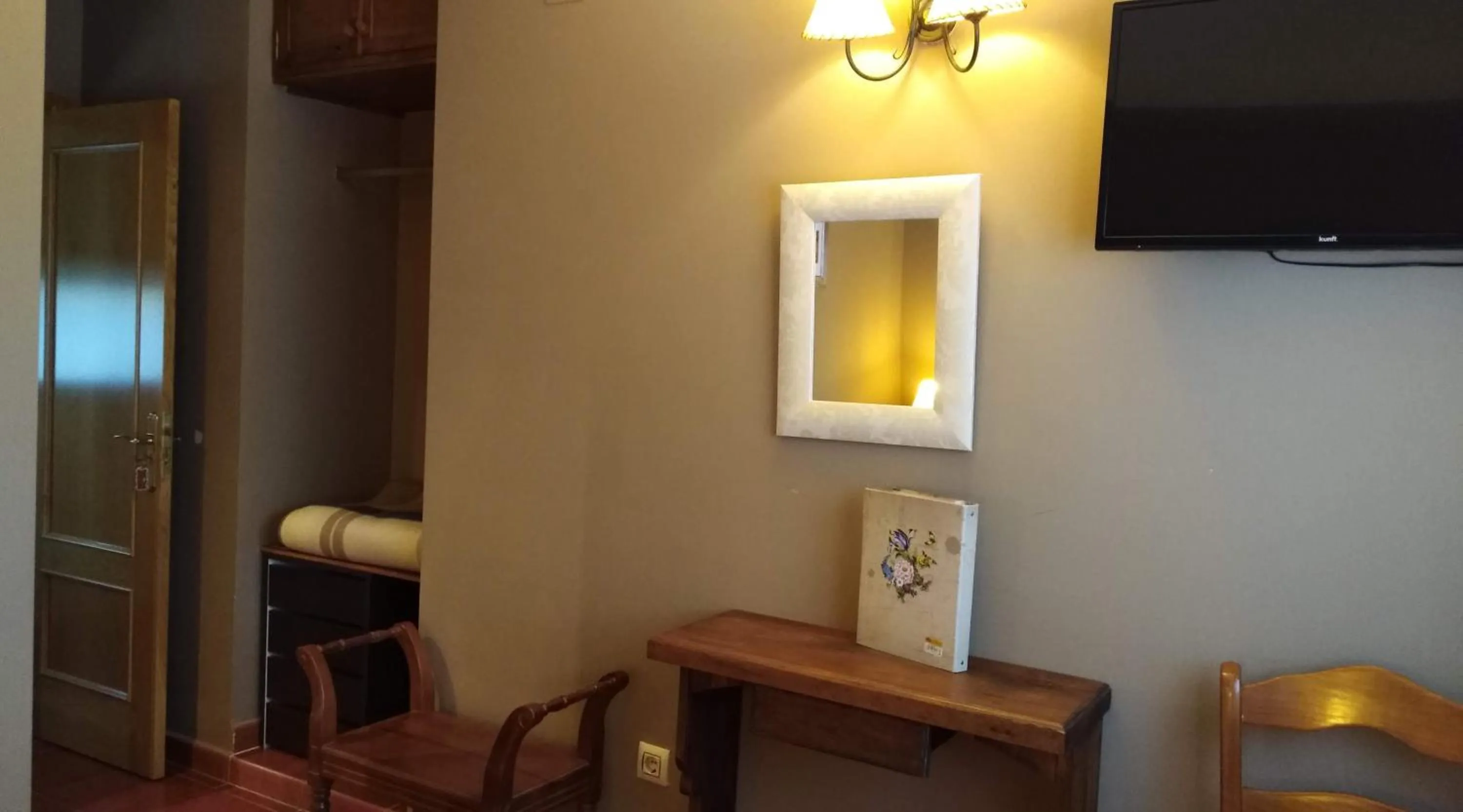 TV and multimedia in Hotel Rural El Yantar de Gredos